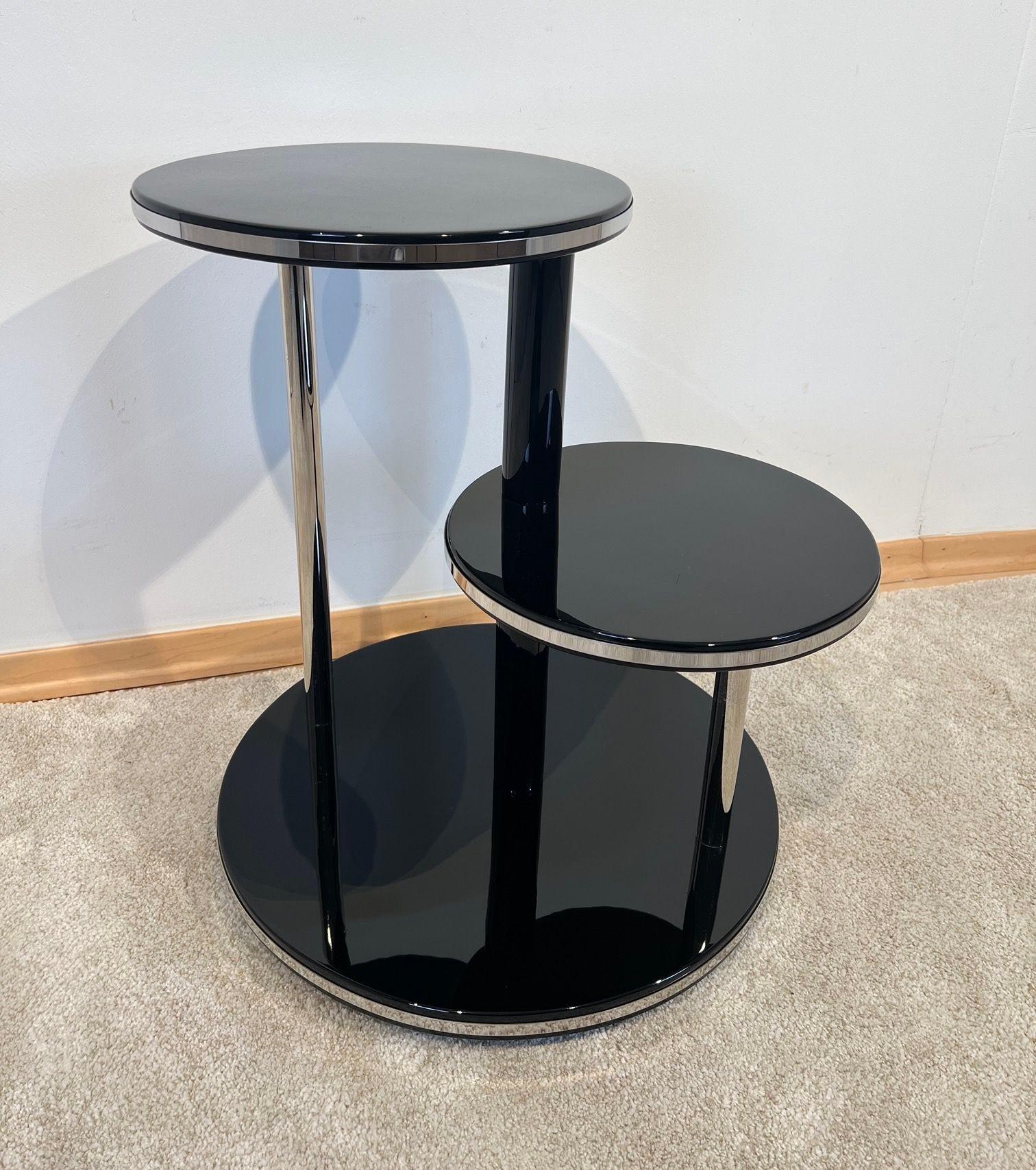 Art Deco Round Side Table, Black Lacquer, Chrome, Metal Trims, France circa 1930 For Sale 8