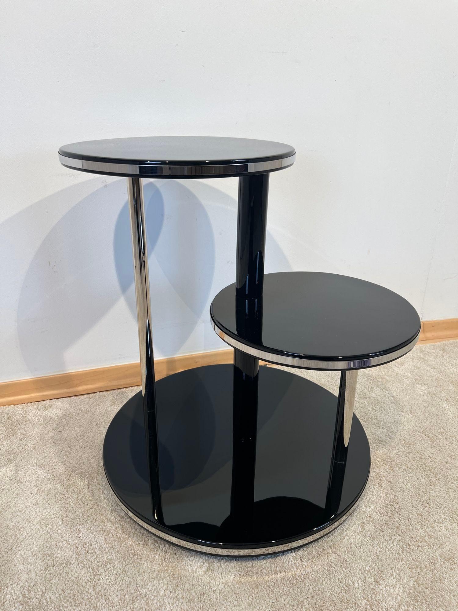 Art Deco Round Side Table, Black Lacquer, Chrome, Metal Trims, France circa 1930 For Sale 9