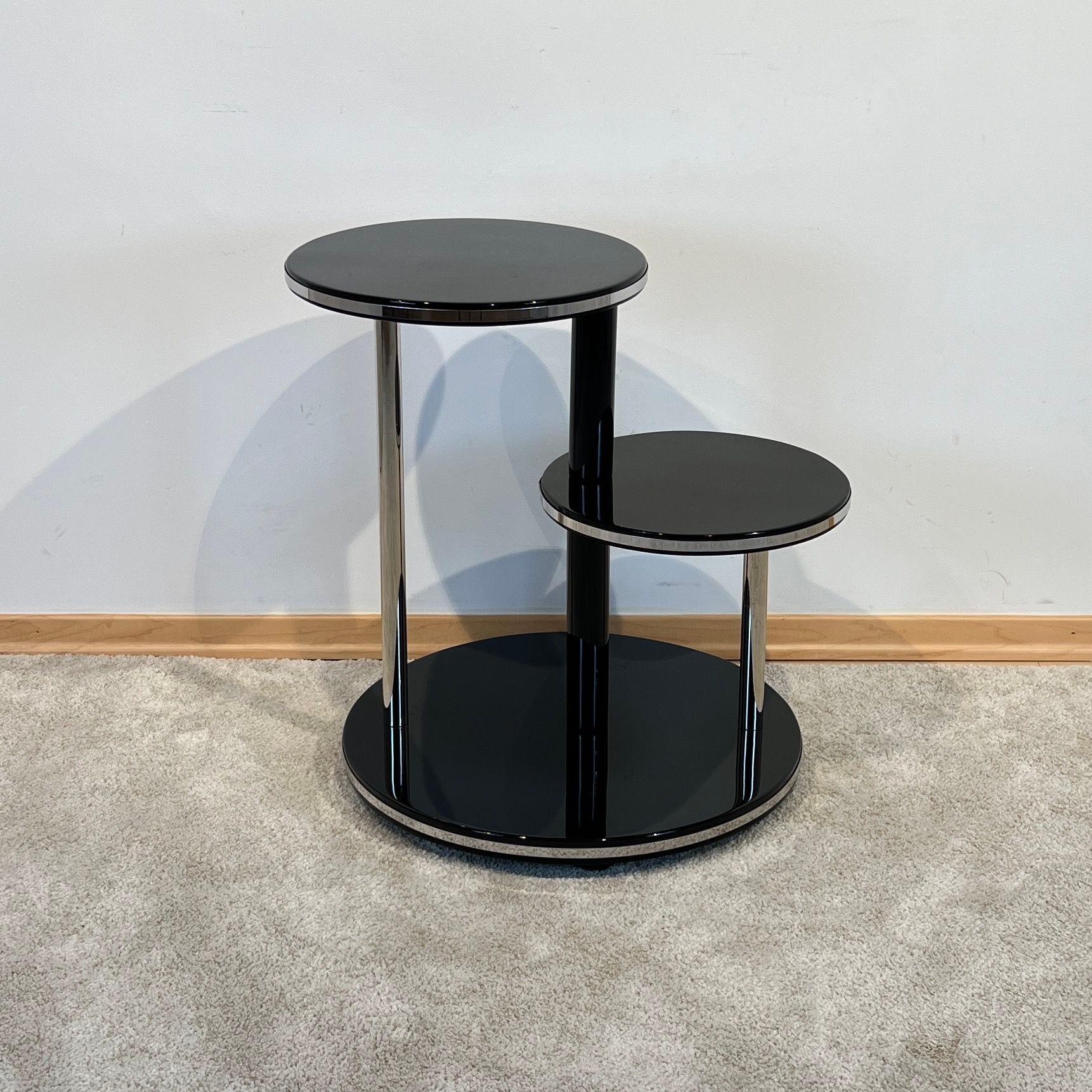 French Art Deco Round Side Table, Black Lacquer, Chrome, Metal Trims, France circa 1930 For Sale