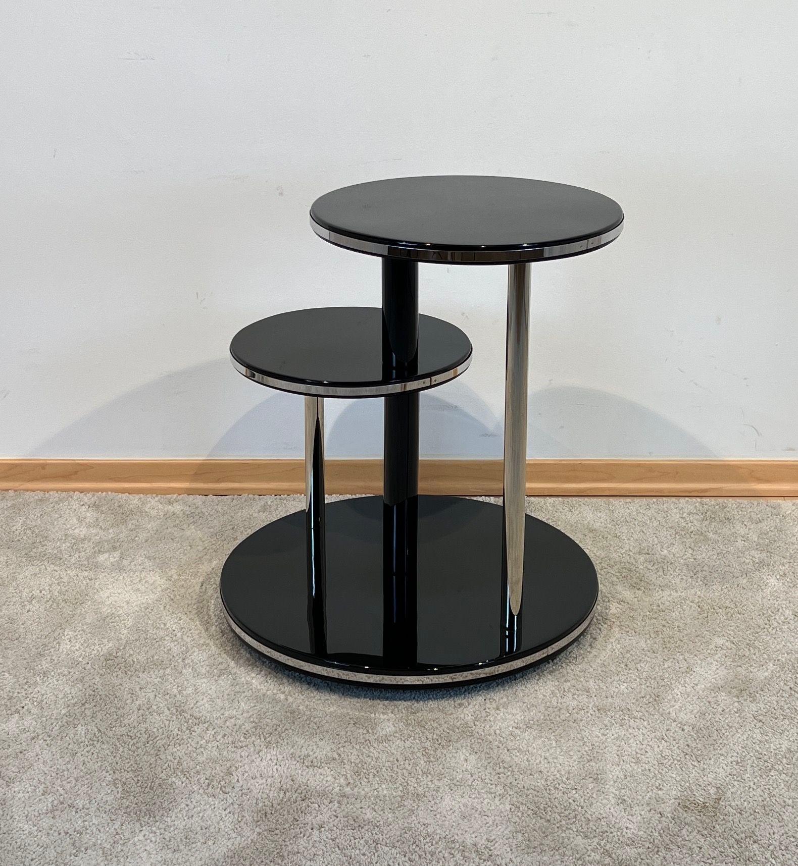 Mid-20th Century Art Deco Round Side Table, Black Lacquer, Chrome, Metal Trims, France circa 1930 For Sale
