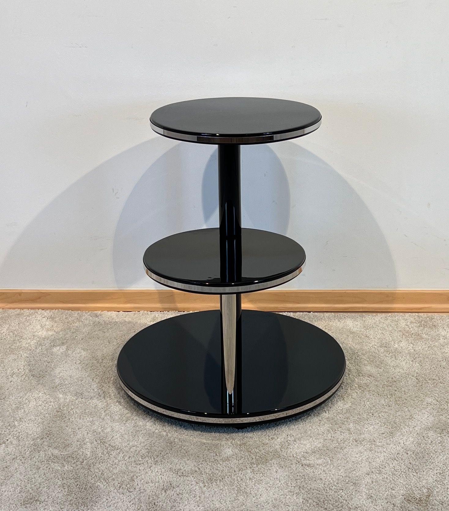 Art Deco Round Side Table, Black Lacquer, Chrome, Metal Trims, France circa 1930 For Sale 1