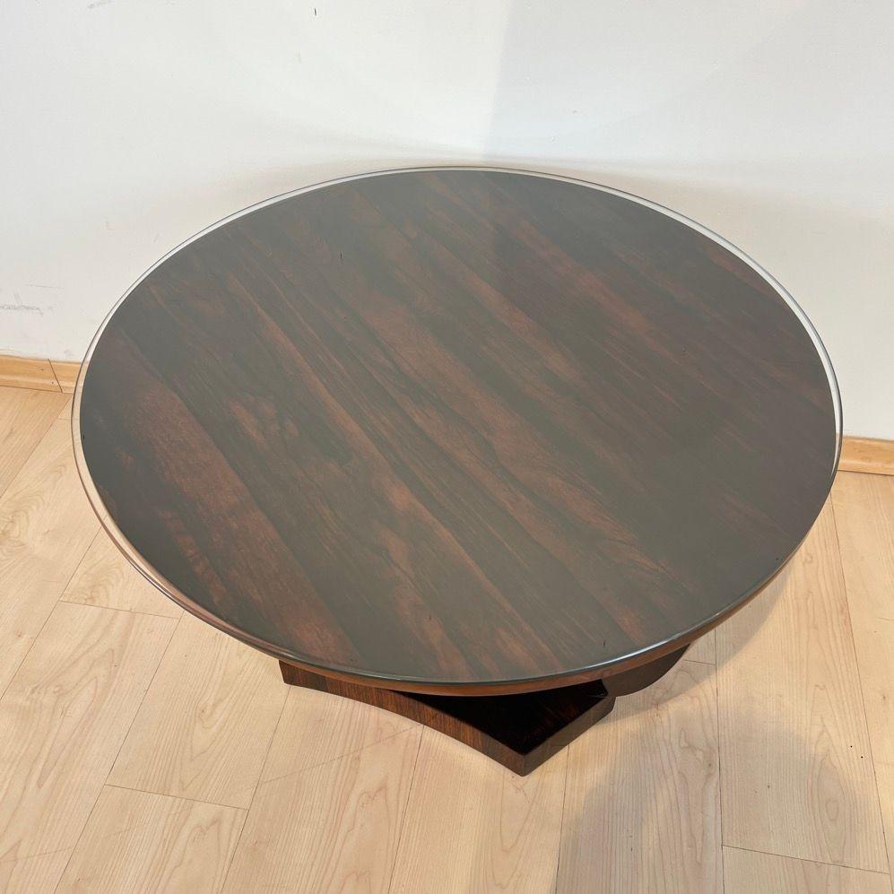 Table d'appoint ronde Art Déco, placage de bois de rose, France circa 1930 en vente 8