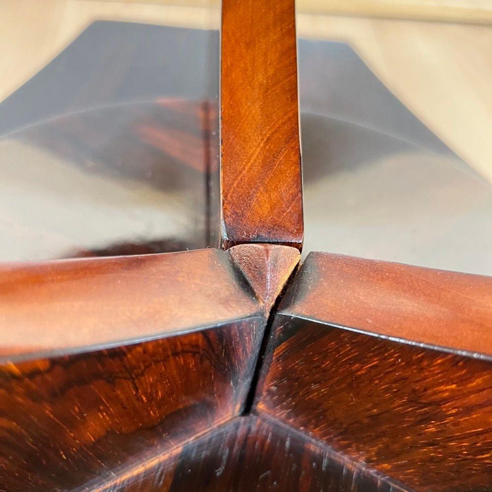 Table d'appoint ronde Art Déco, placage de bois de rose, France circa 1930 en vente 11