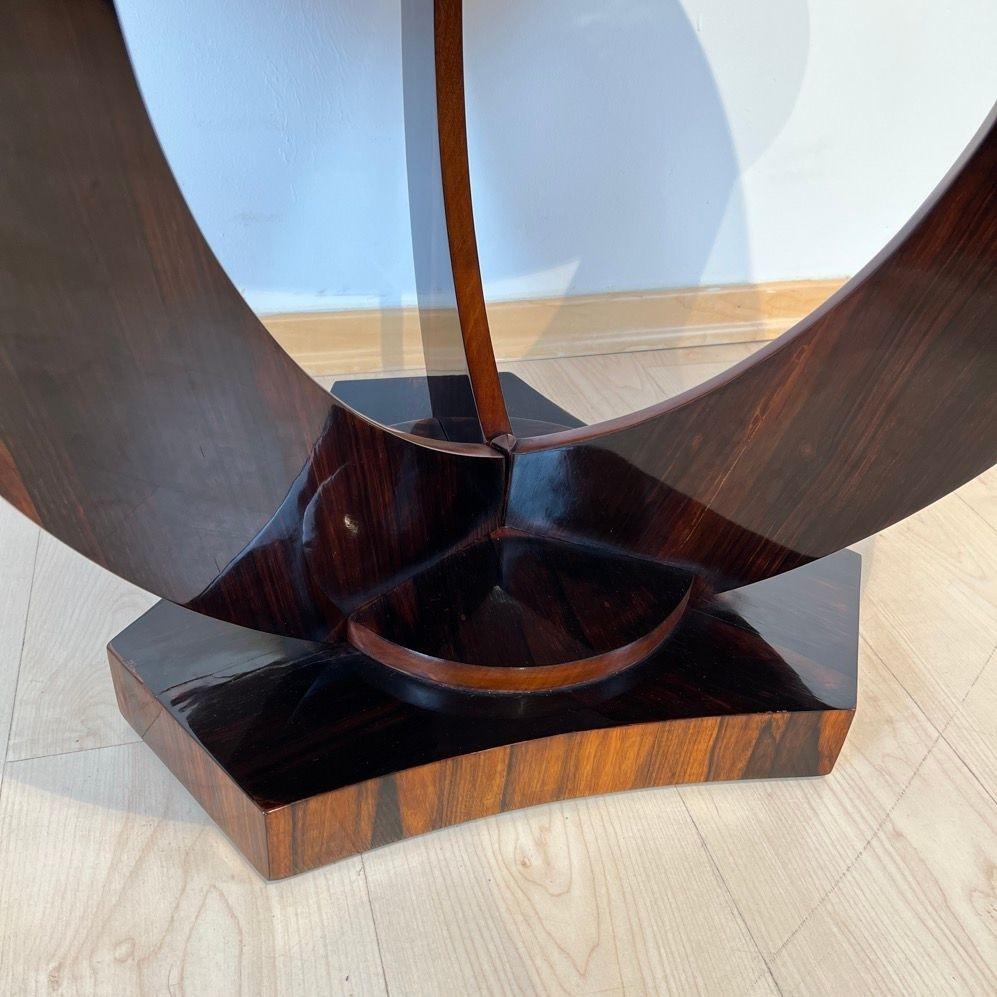 Début du 20ème siècle Table d'appoint ronde Art Déco, placage de bois de rose, France circa 1930 en vente