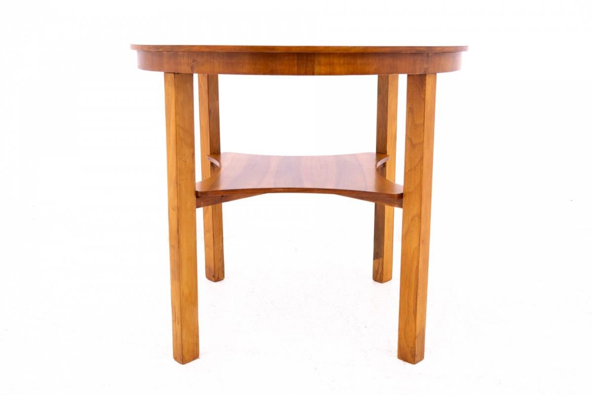 French Art Deco round table from around 1950, Poland. After renovation. For Sale