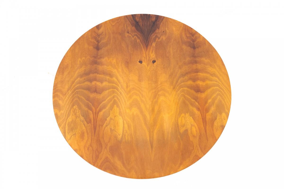 Walnut Art Deco round table from around 1950, Poland. After renovation. For Sale