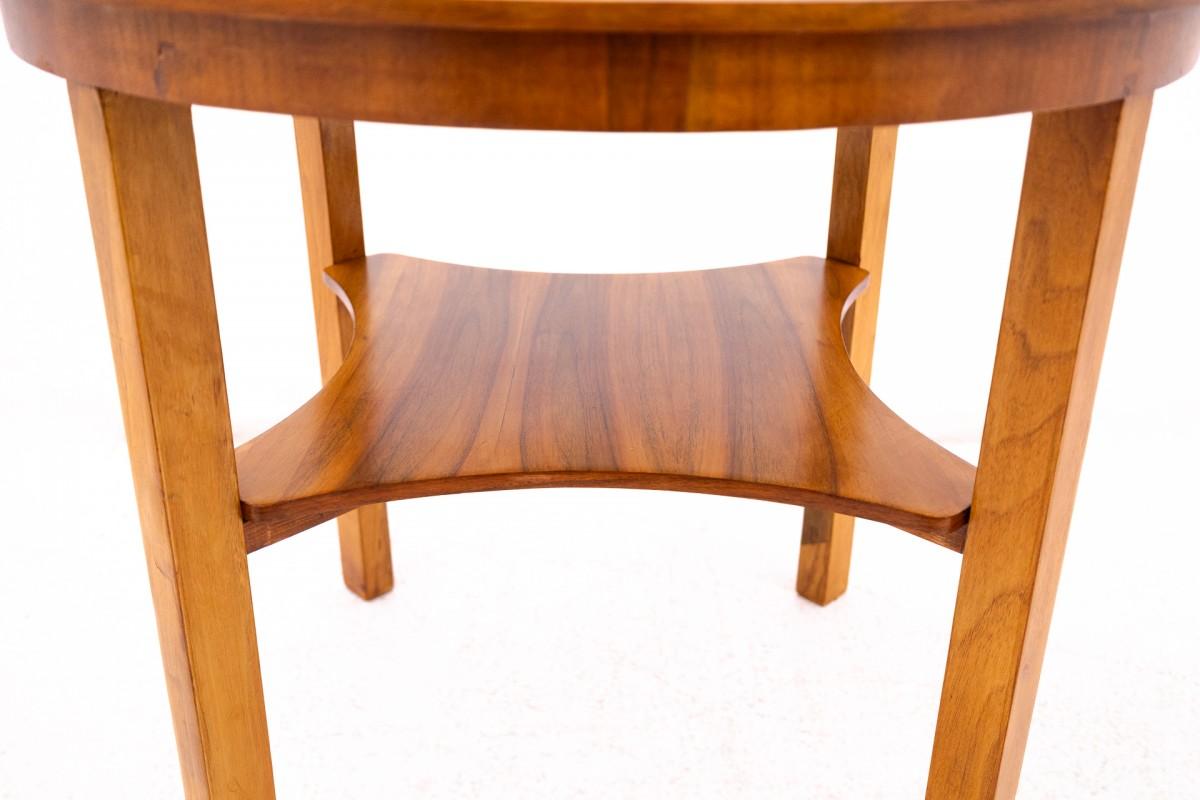 Art Deco round table from around 1950, Poland. After renovation. For Sale 1