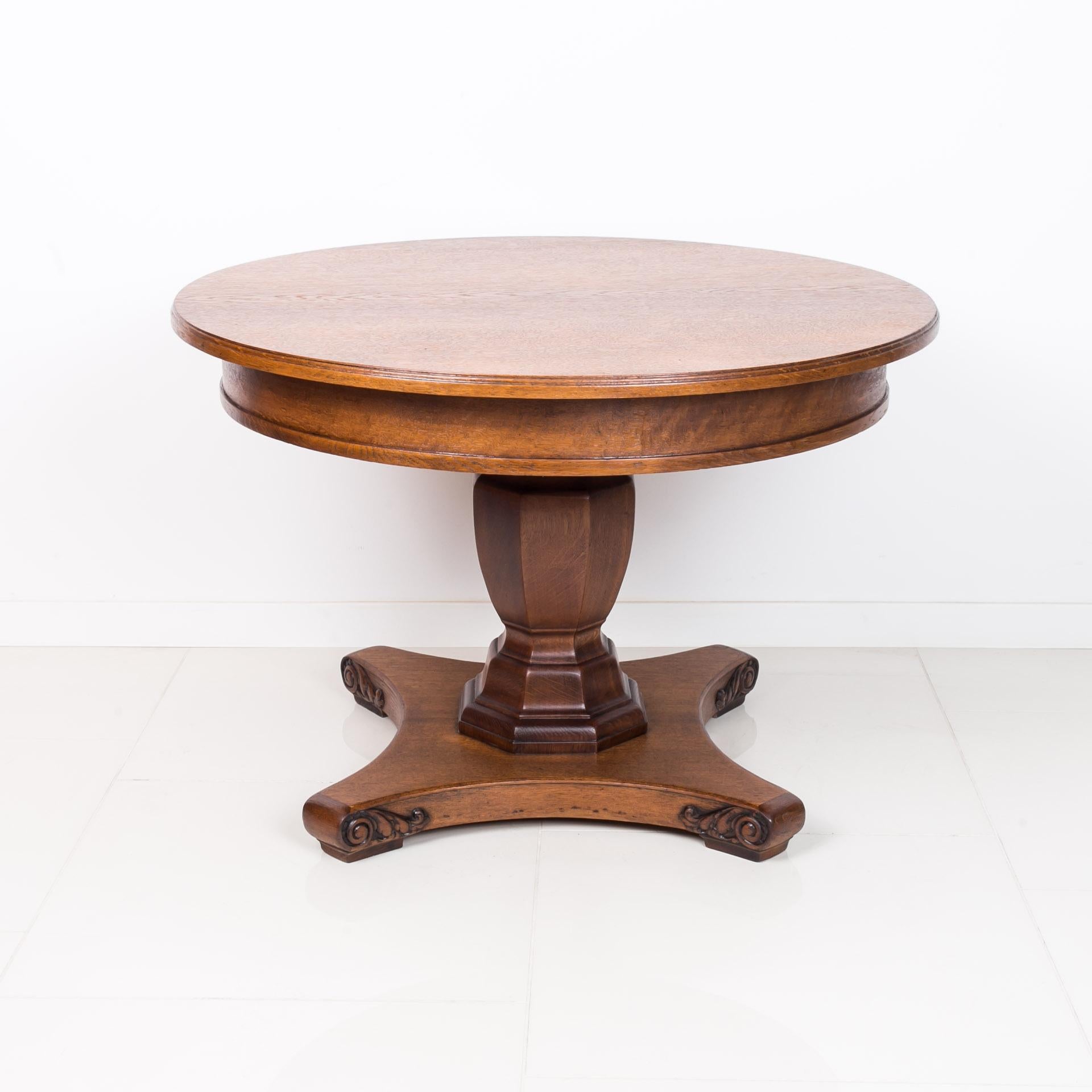 Oak Art Deco Round Table, Germany, 20th Century For Sale