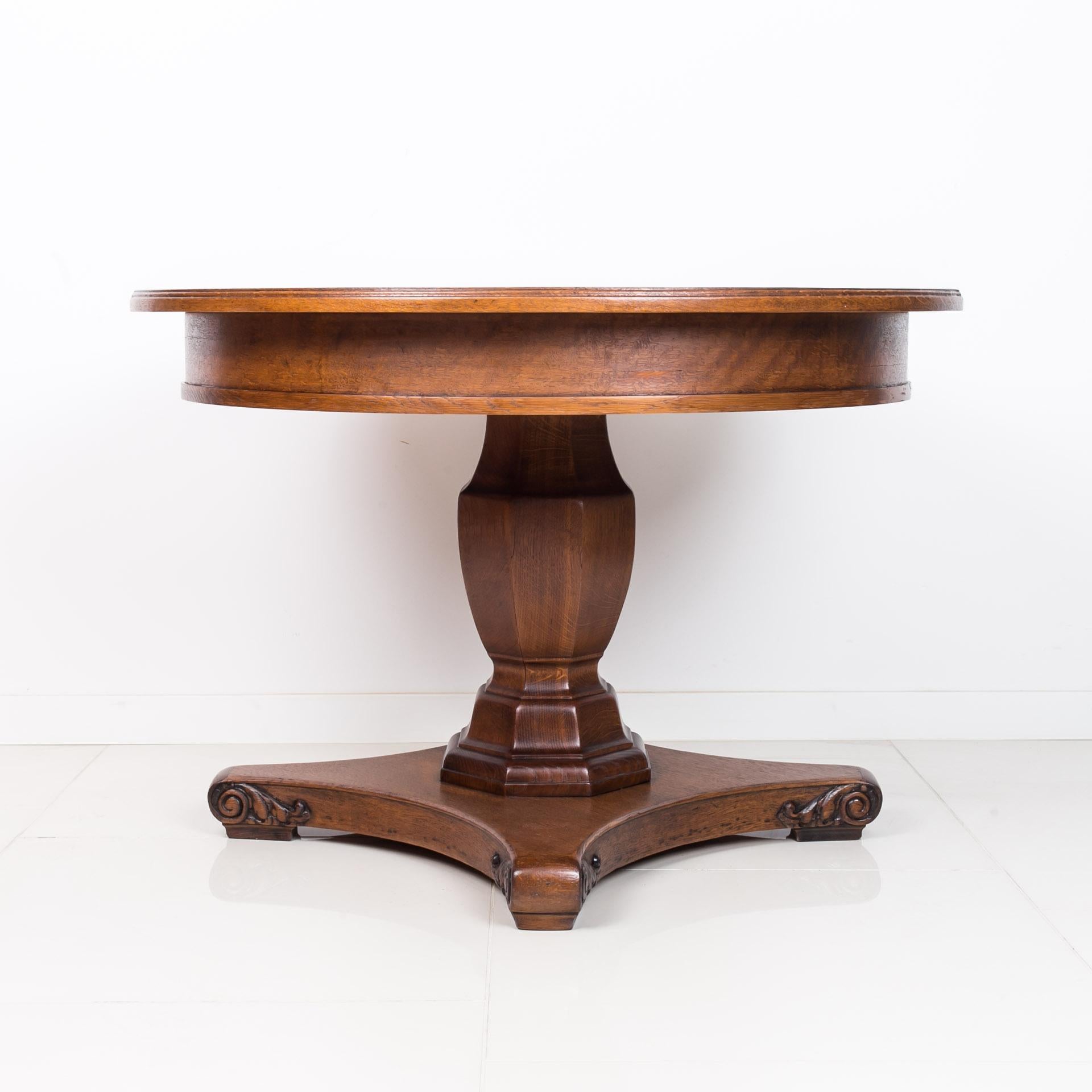 Art Deco Round Table, Germany, 20th Century For Sale 1