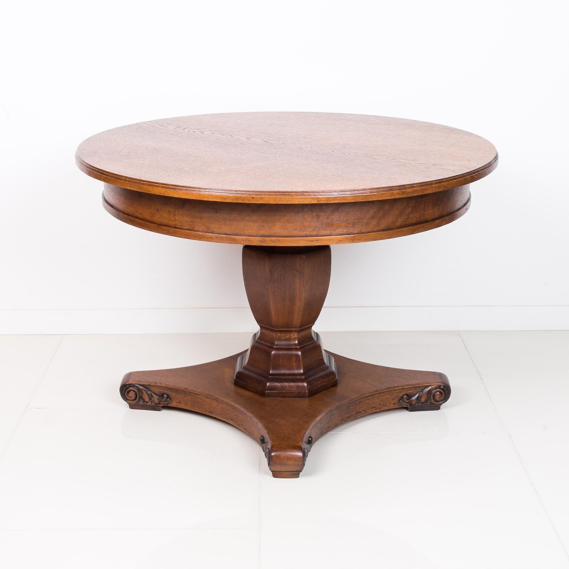 Art Deco Round Table, Germany, 20th Century For Sale 2