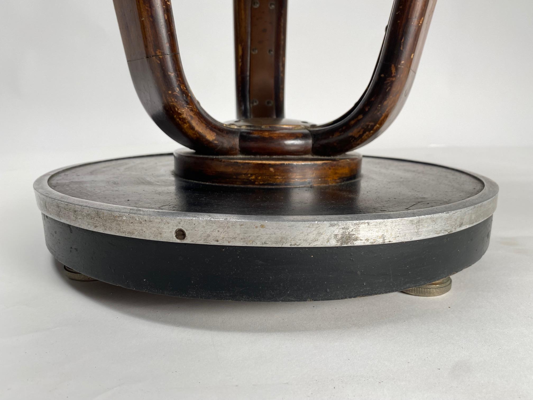 Table ronde Art déco en bois et métal, Italie, années 1930 en vente 3