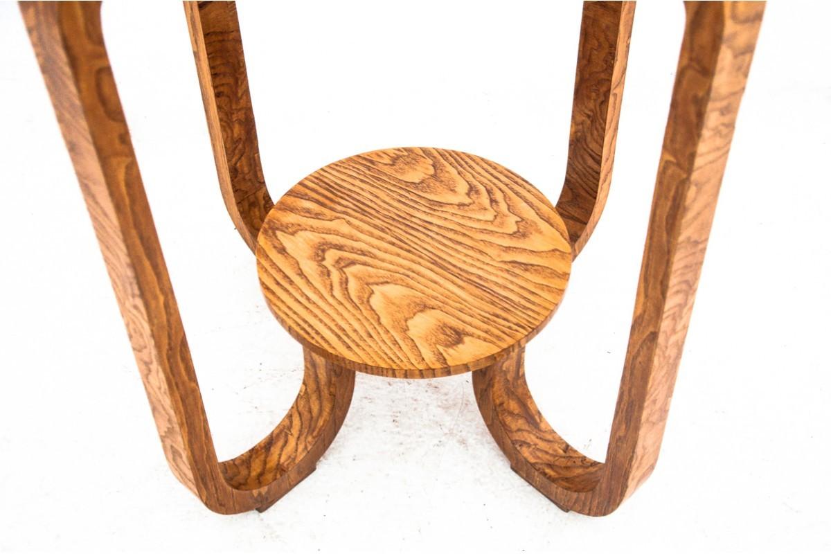 Walnut Art Deco round table, Poland, 1950s For Sale