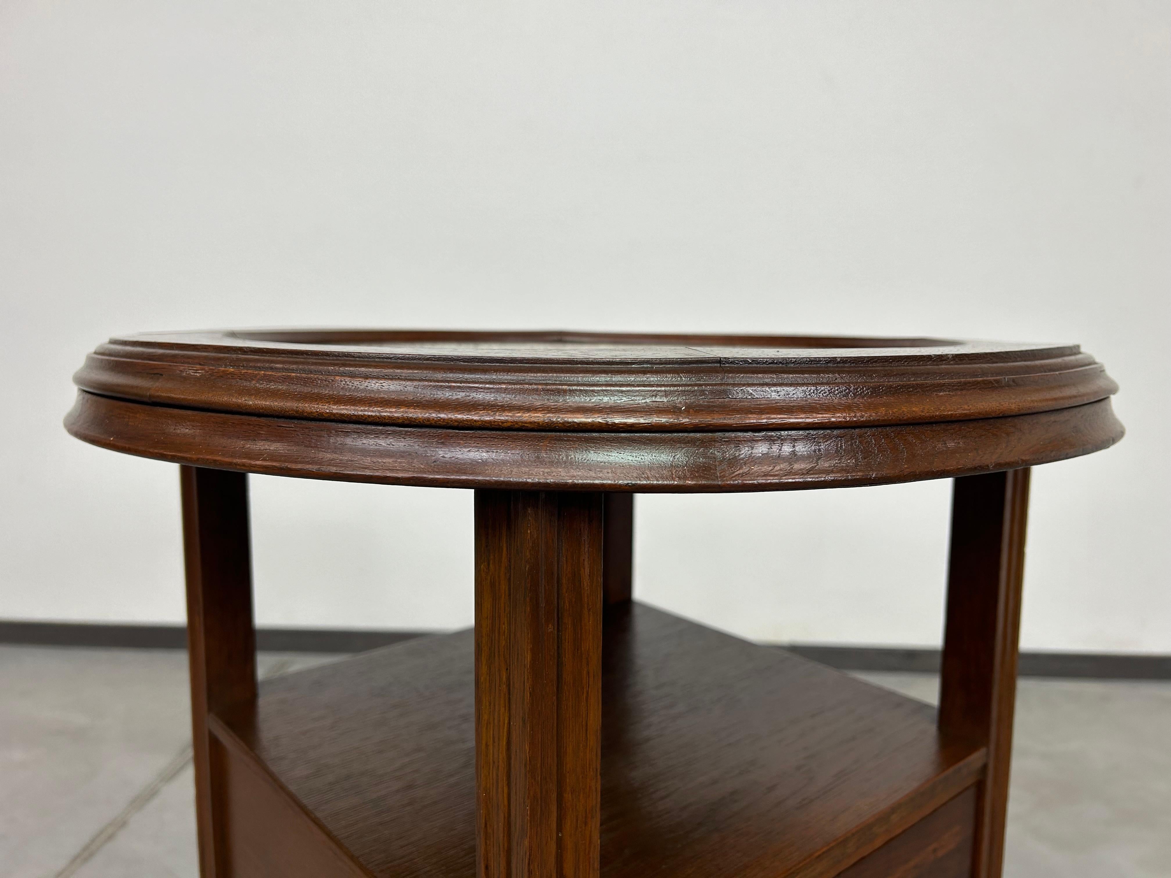 Art deco round table with brass top For Sale 4