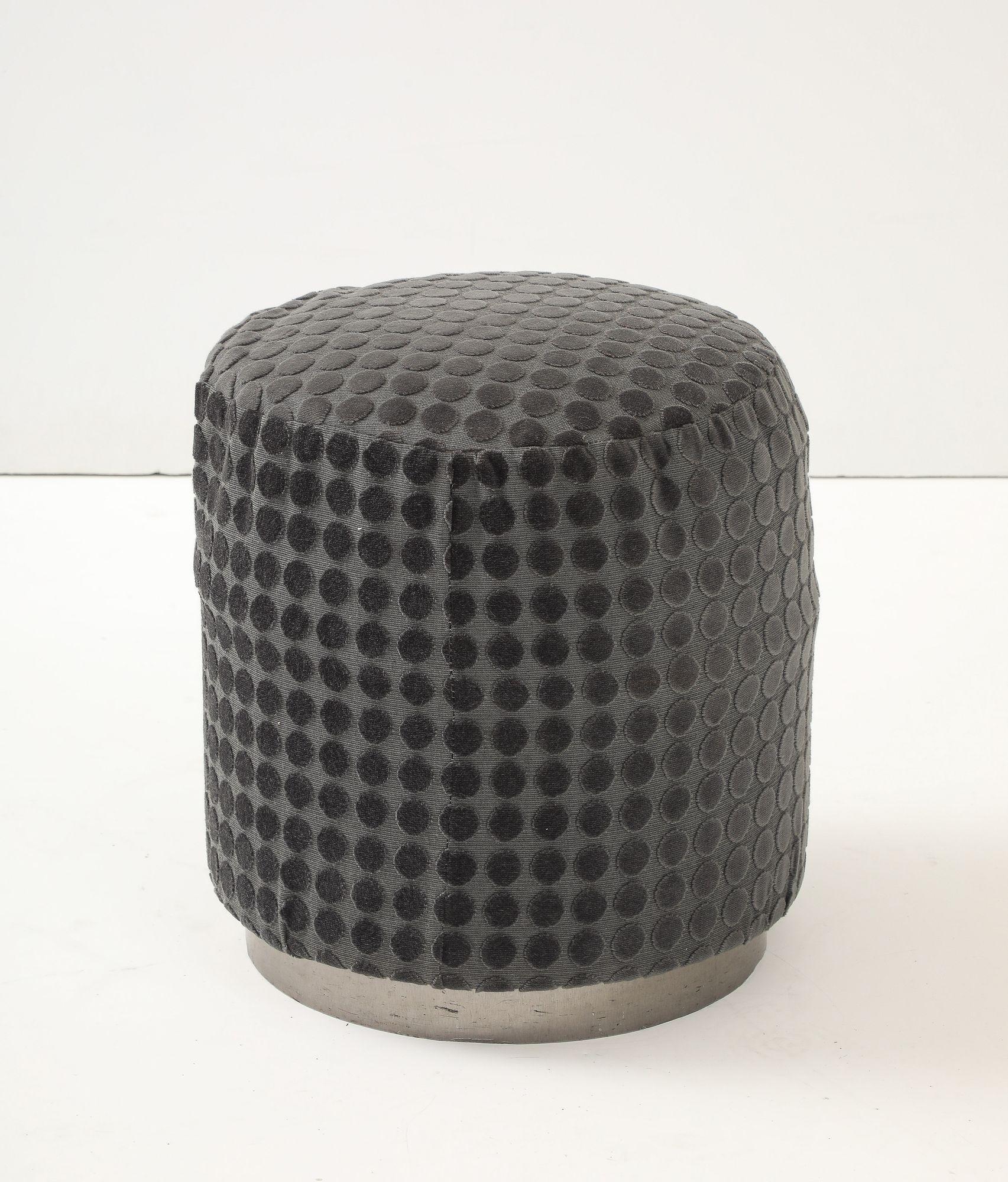 Otomana Art Decó redonda texturizada con base de metal, años 20 franceses en venta 2