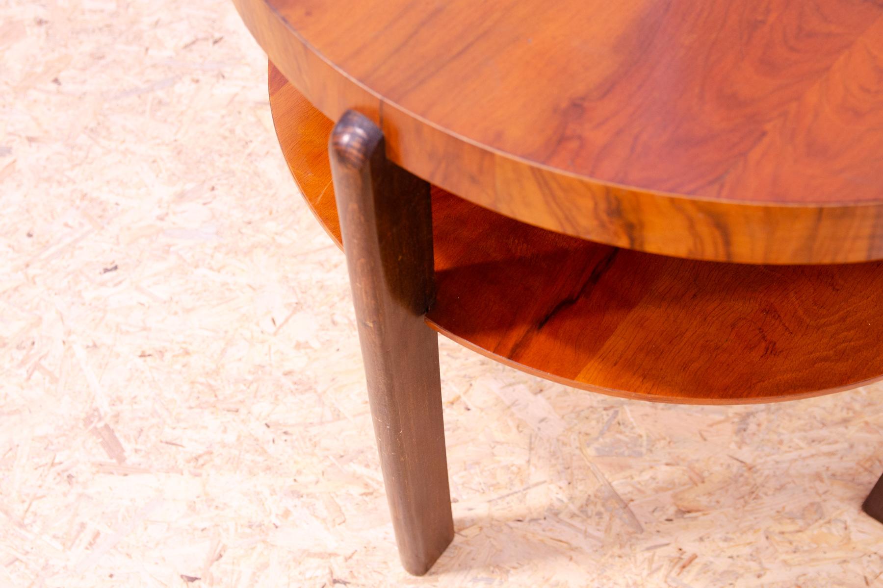 ART DECO round walnut coffee table, Czechoslovakia, 1930´s For Sale 4