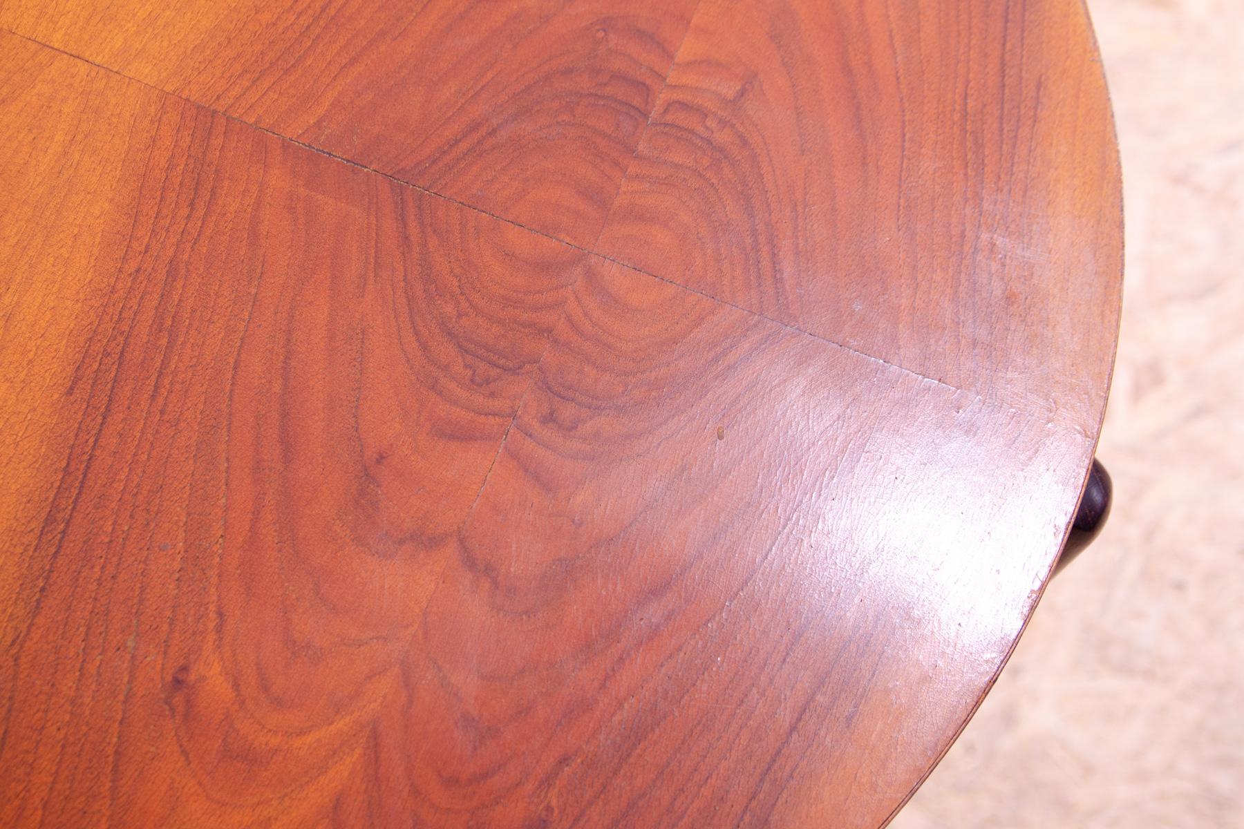 ART DECO round walnut coffee table, Czechoslovakia, 1930´s For Sale 3