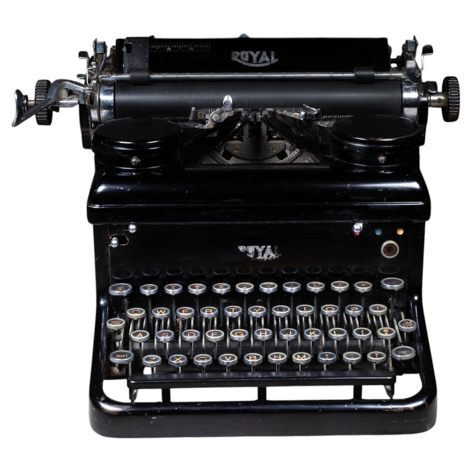 Art Deco Royal KHM Standard Typewriter c.1935