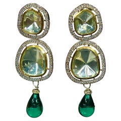Ambani  Pendants d'oreilles de style Costume Jewelry par Clive Kandel