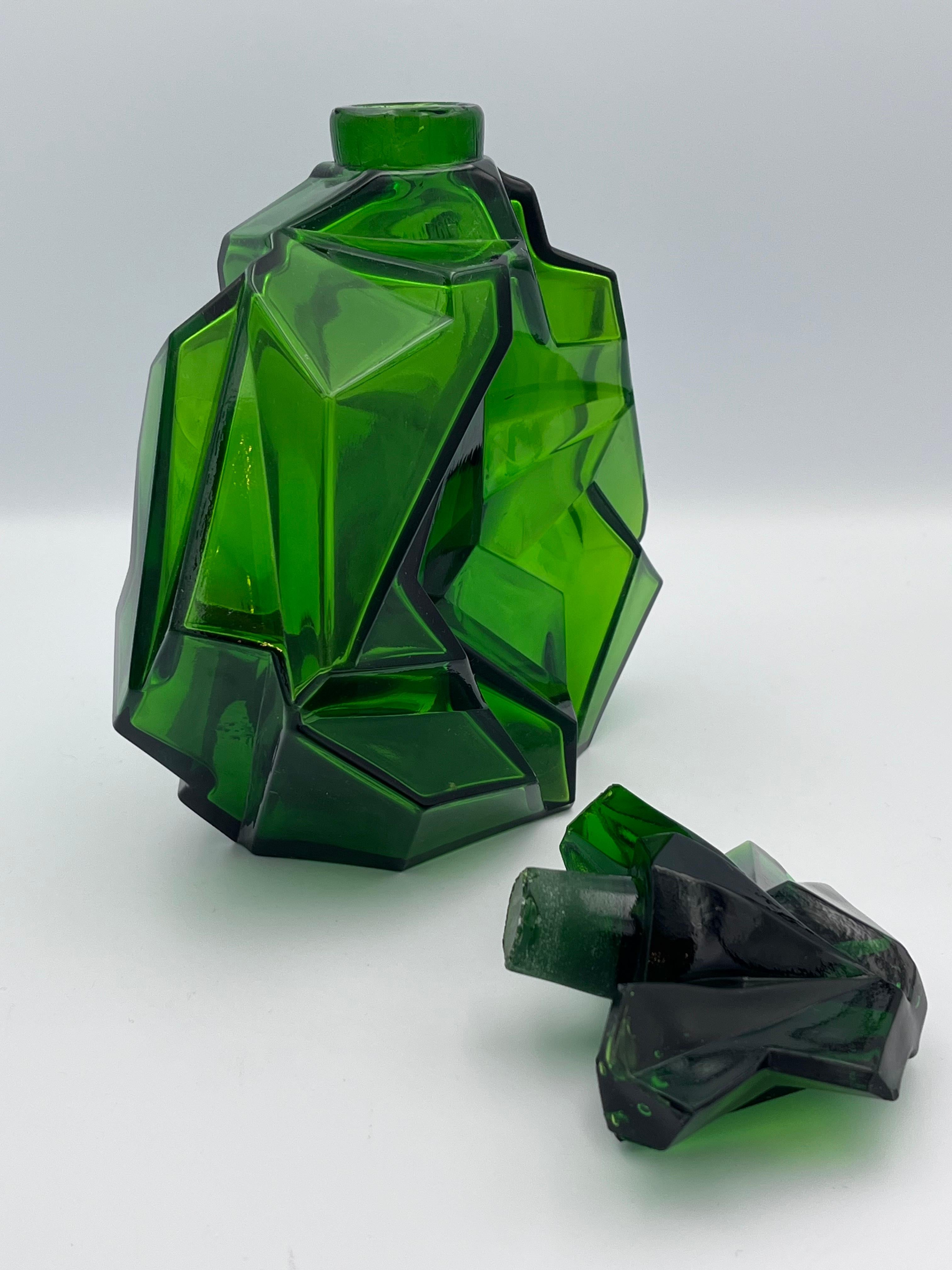 Art Deco Ruba Rombic Jungle Green Glass Decanter by Rubin Haley for Consolodated For Sale 5
