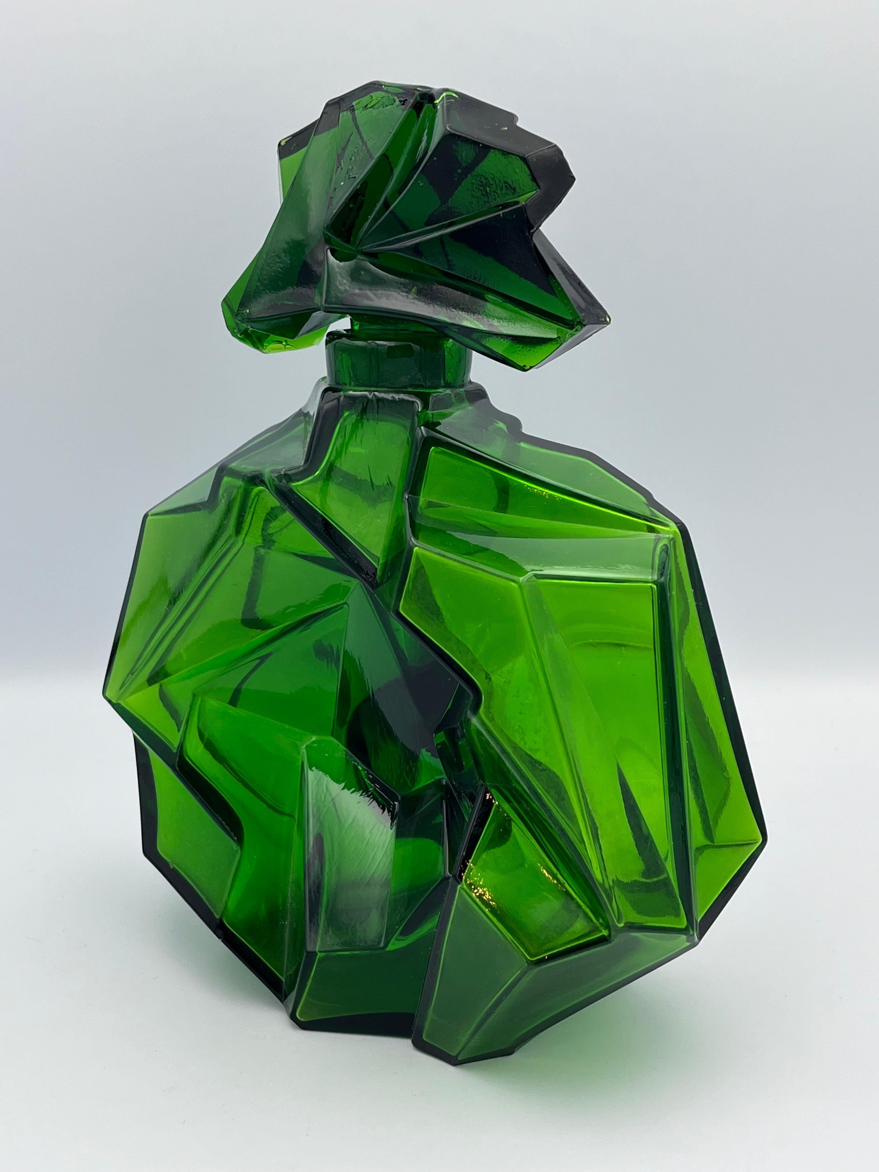 American Art Deco Ruba Rombic Jungle Green Glass Decanter by Rubin Haley for Consolodated For Sale