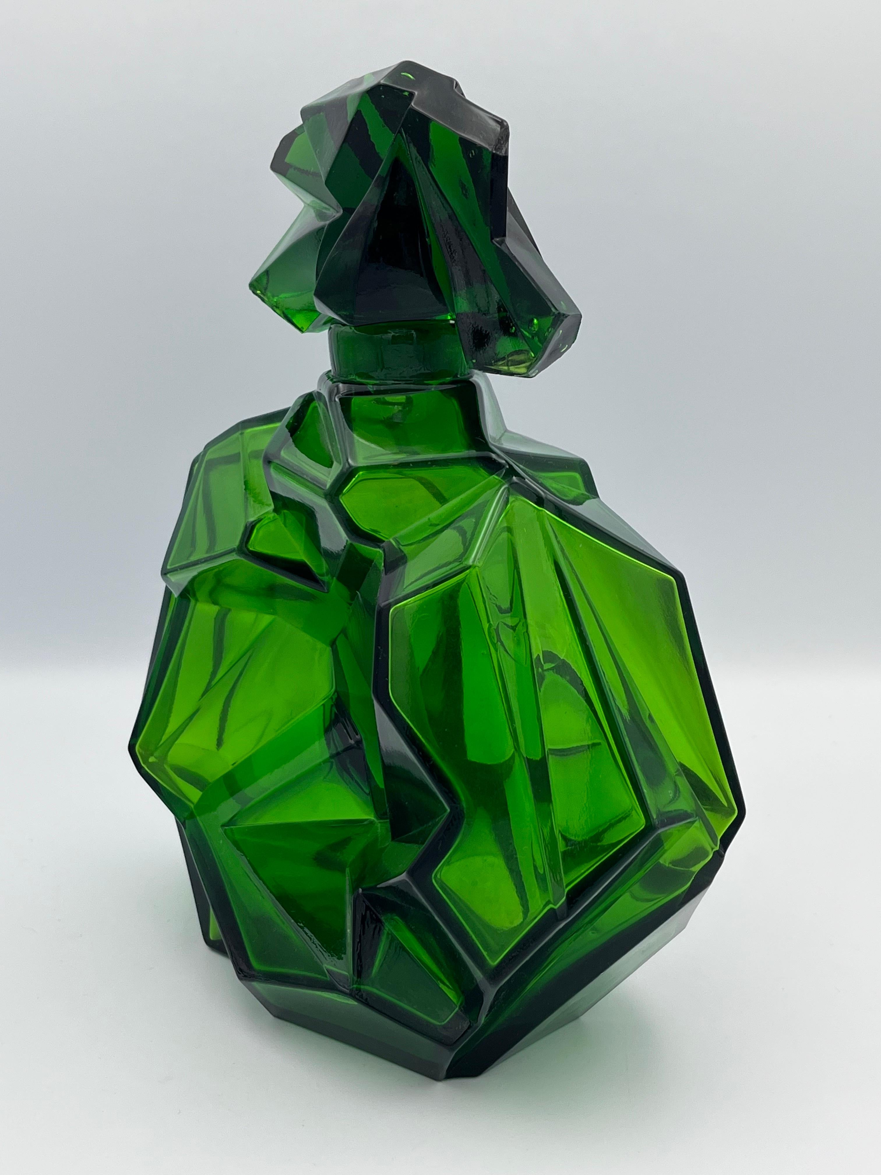 Art Deco Ruba Rombic Jungle Green Glass Decanter by Rubin Haley for Consolodated For Sale 2