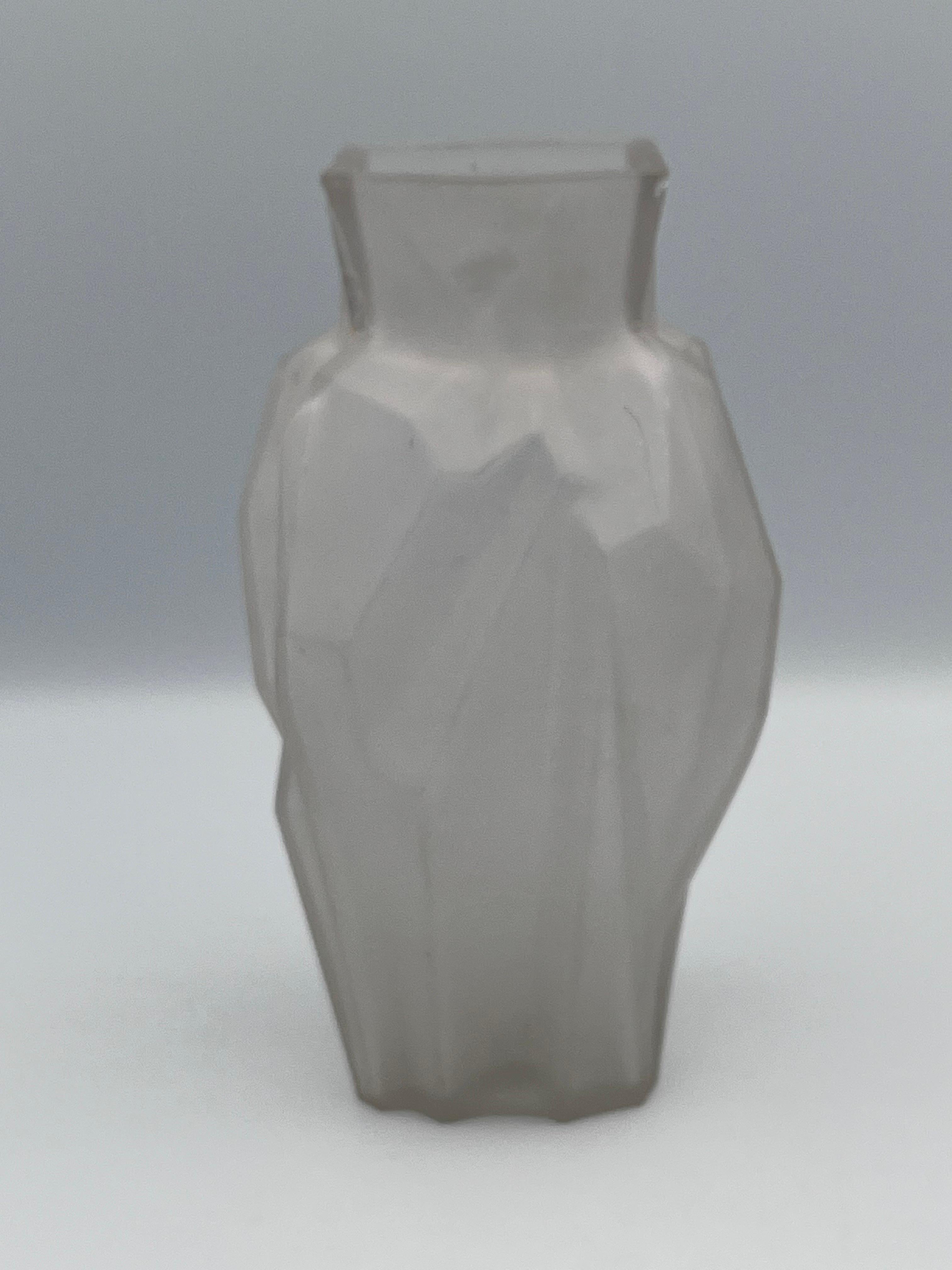 Art Deco Ruba Rombic Modernistic Style Cubist Frosted Glass Vase For Sale 3