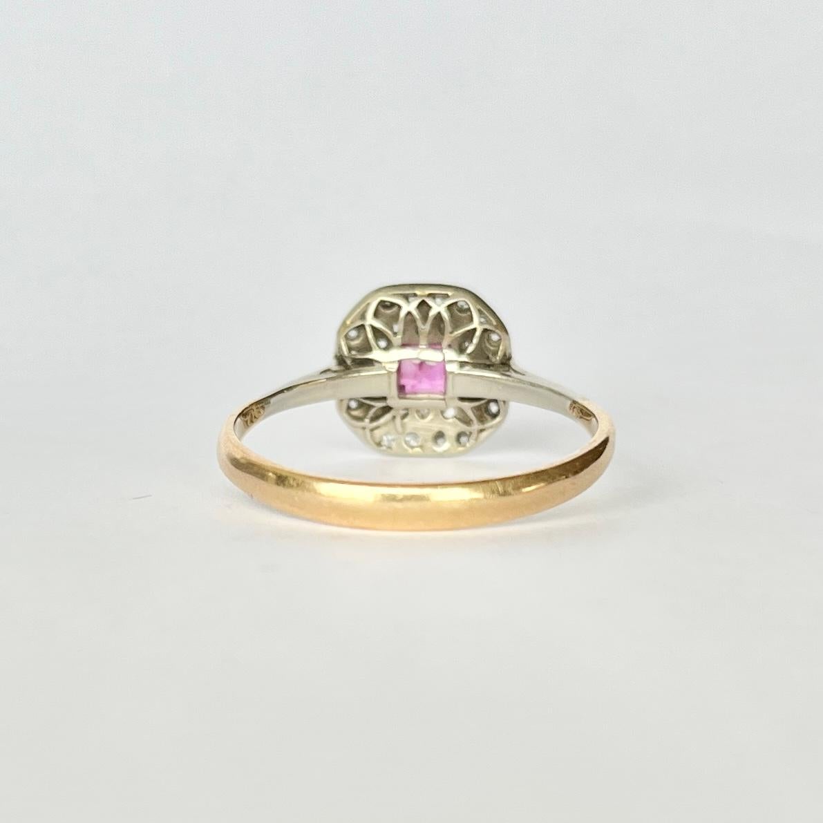 Bague à panneau Art déco en or 18 carats et platine avec rubis et diamants Bon état - En vente à Chipping Campden, GB