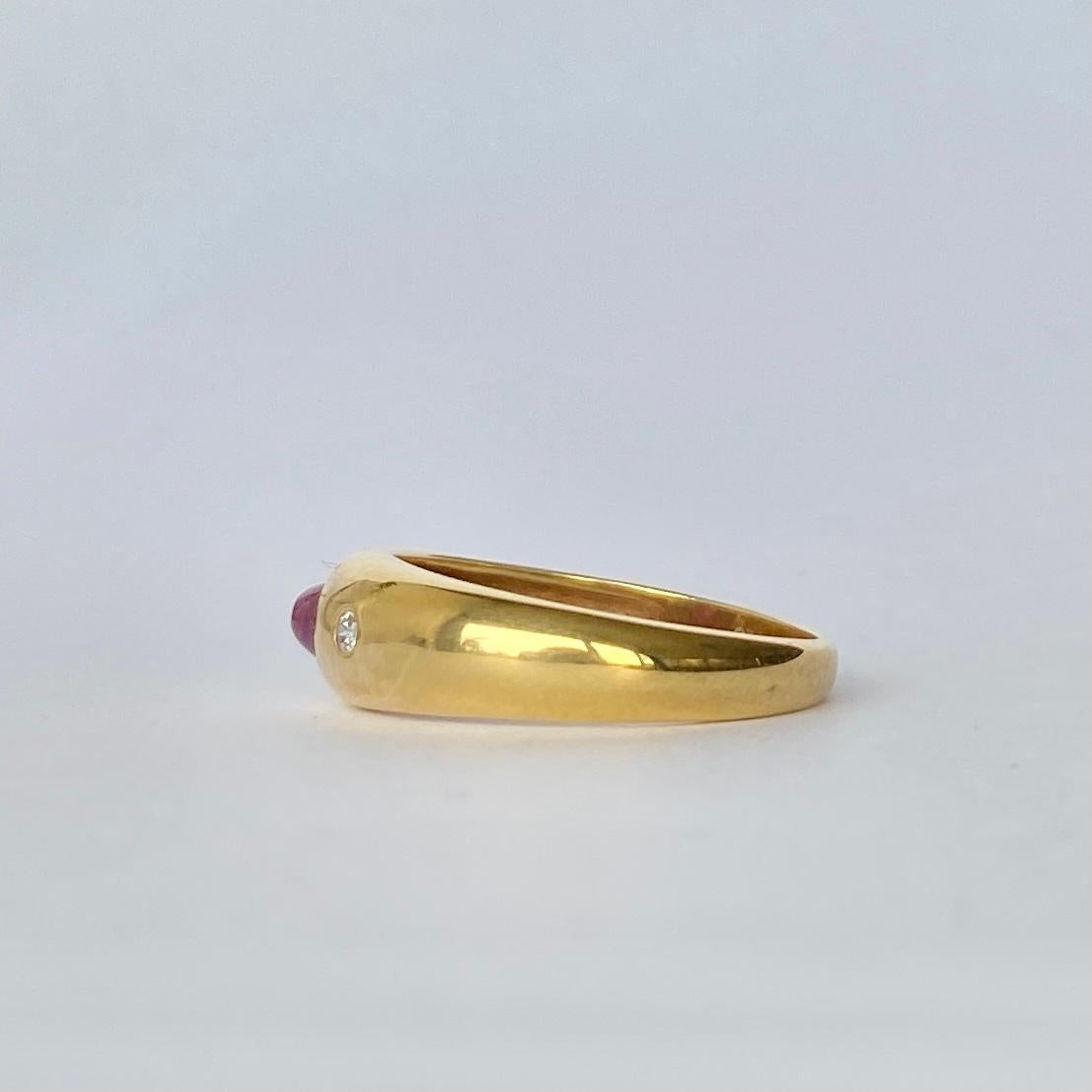 Art Deco Rubin- und Diamantring aus 18 Karat Gold (Cabochon)