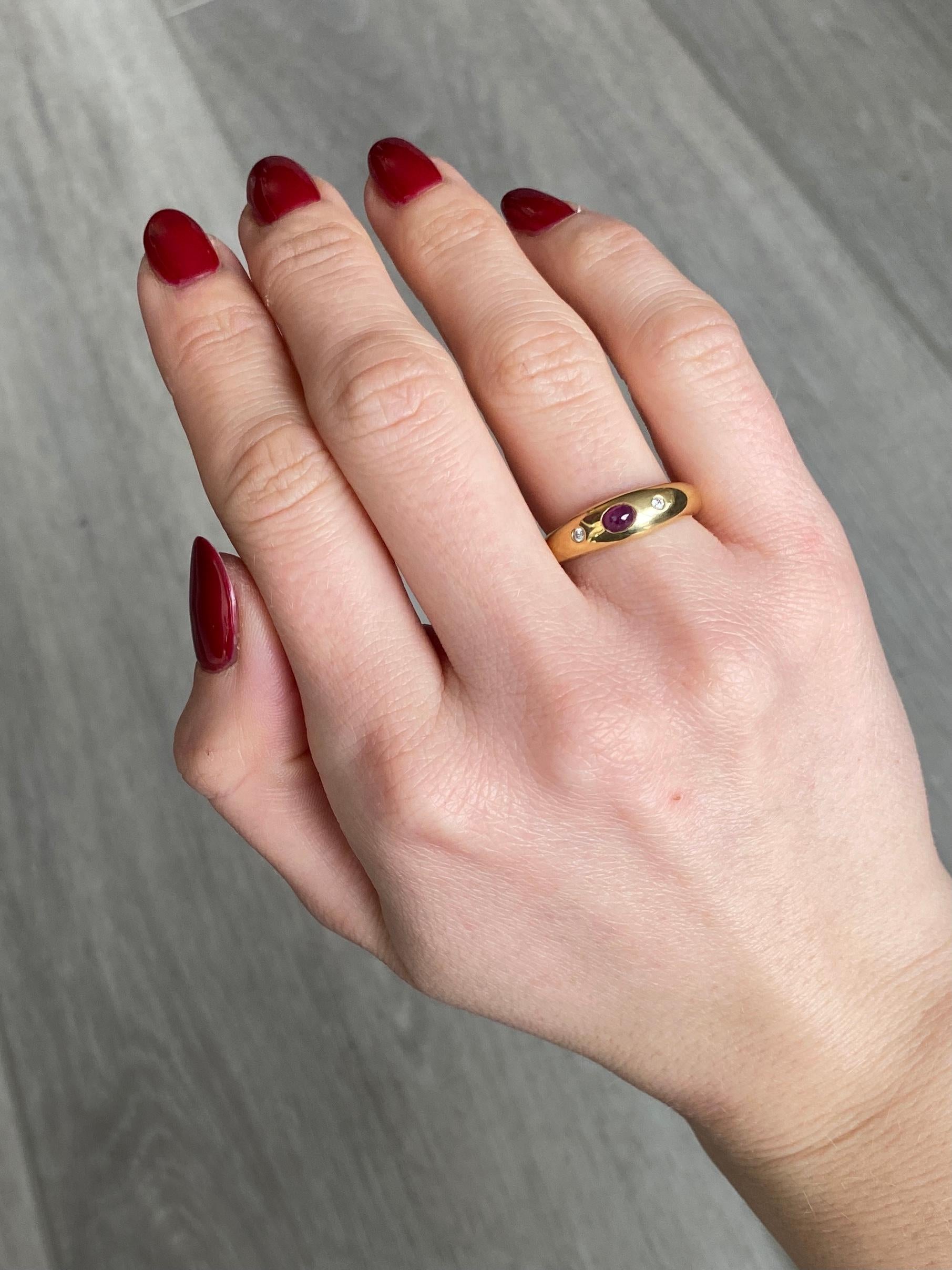 Art Deco Rubin- und Diamantring aus 18 Karat Gold im Zustand „Gut“ in Chipping Campden, GB