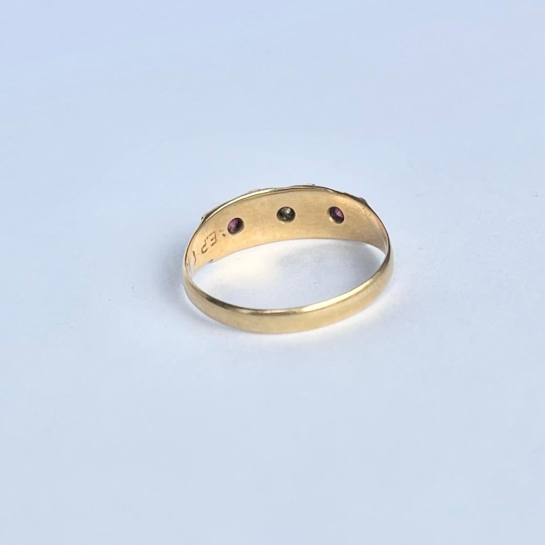 Art Deco Rubin und Diamant 18 Karat Goldband im Zustand „Gut“ im Angebot in Chipping Campden, GB