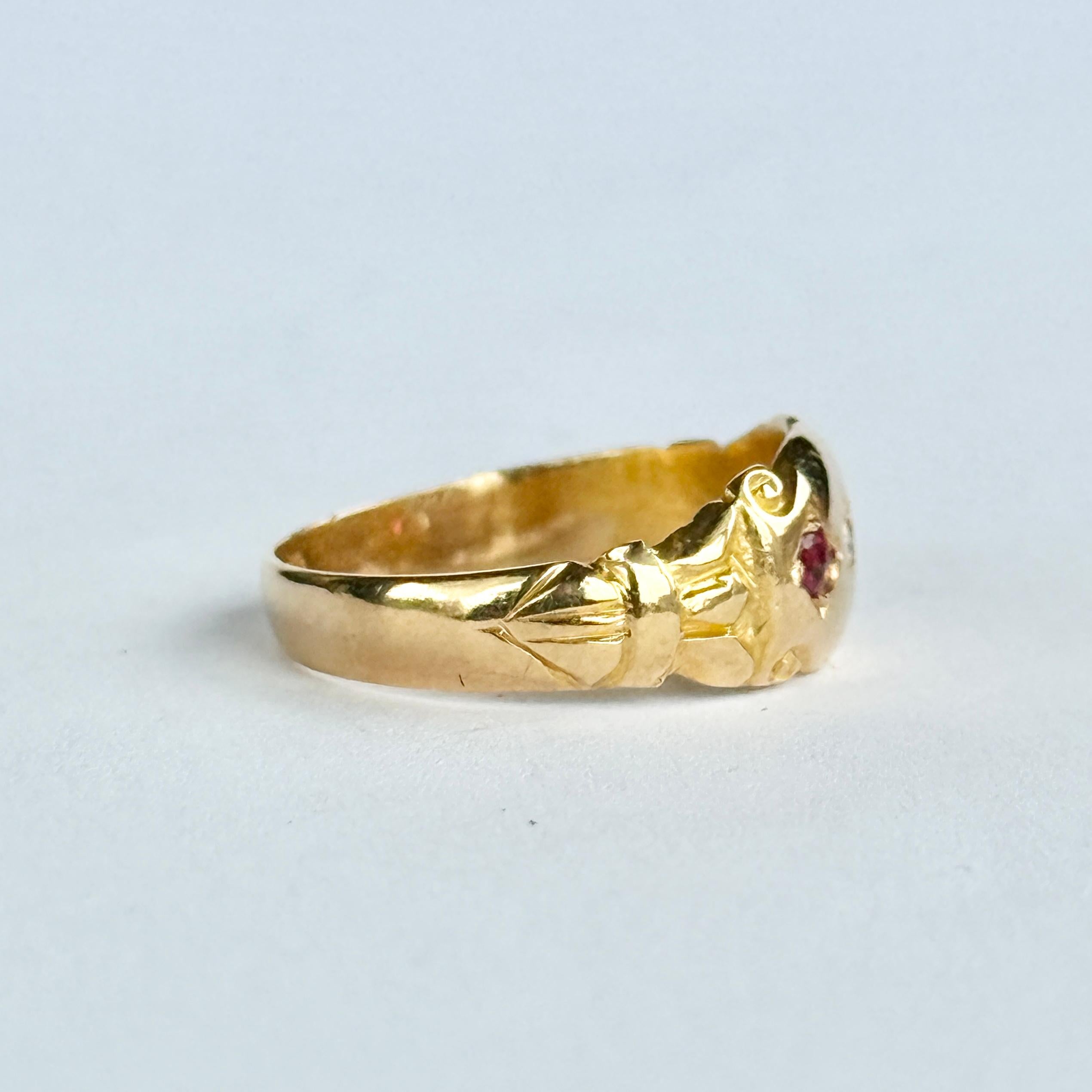 Art Deco Rubin und Diamant 18 Karat Gold Drei-Stein-Stern-Fassung Ring Damen im Angebot