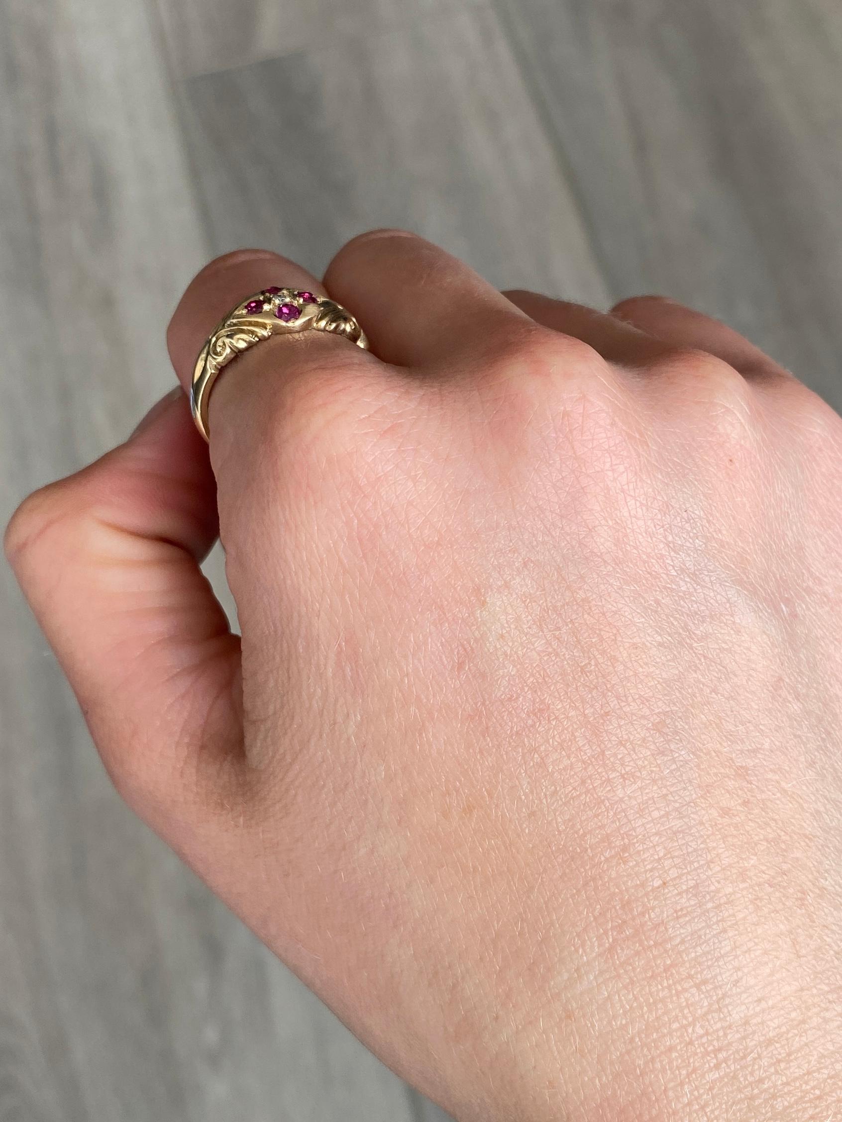 Bracelet en or 9 carats de style Art déco avec rubis et diamants Pour femmes en vente