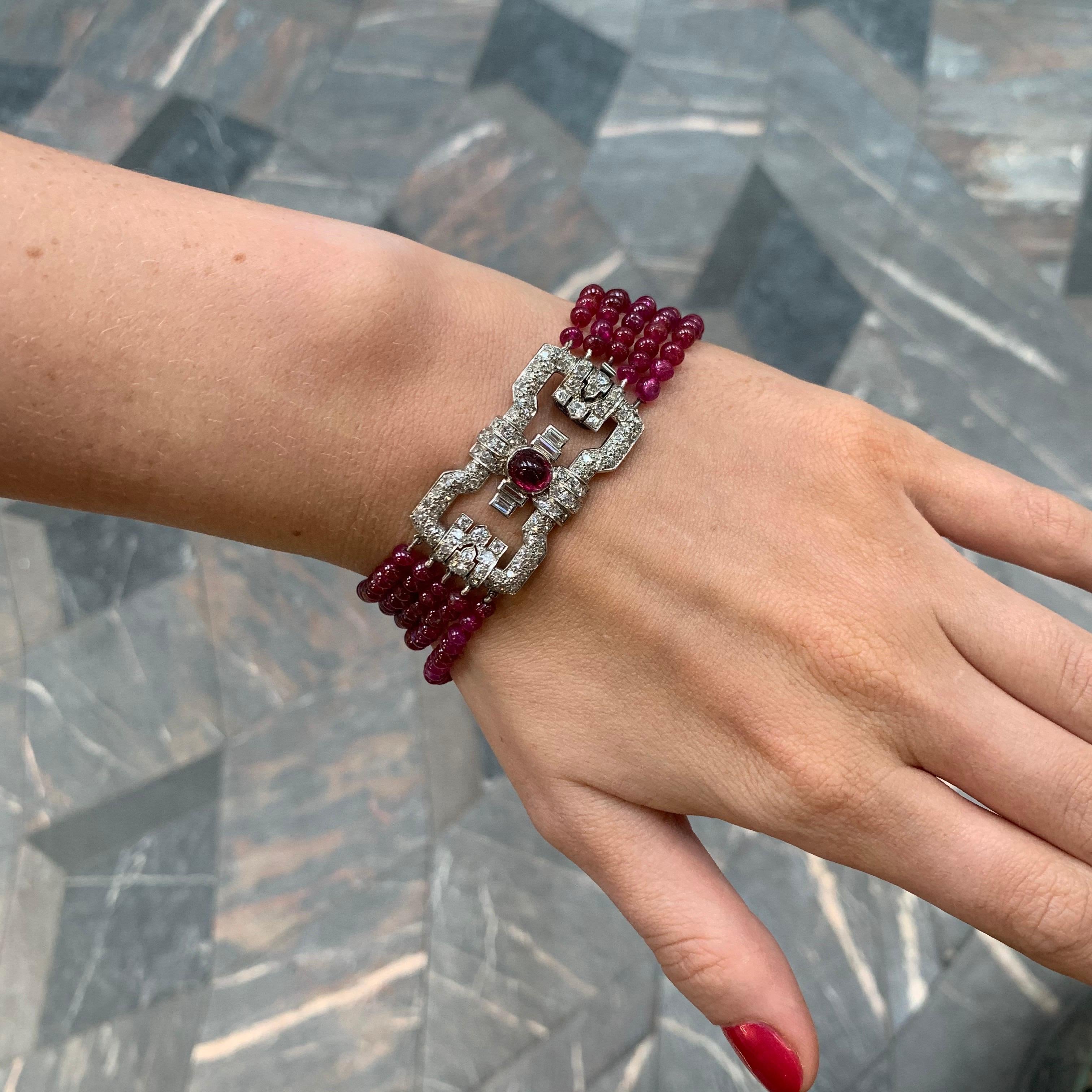 Art Deco Ruby and Diamond Beaded Bracelet with a Platinum Clasp In Good Condition In London, GB