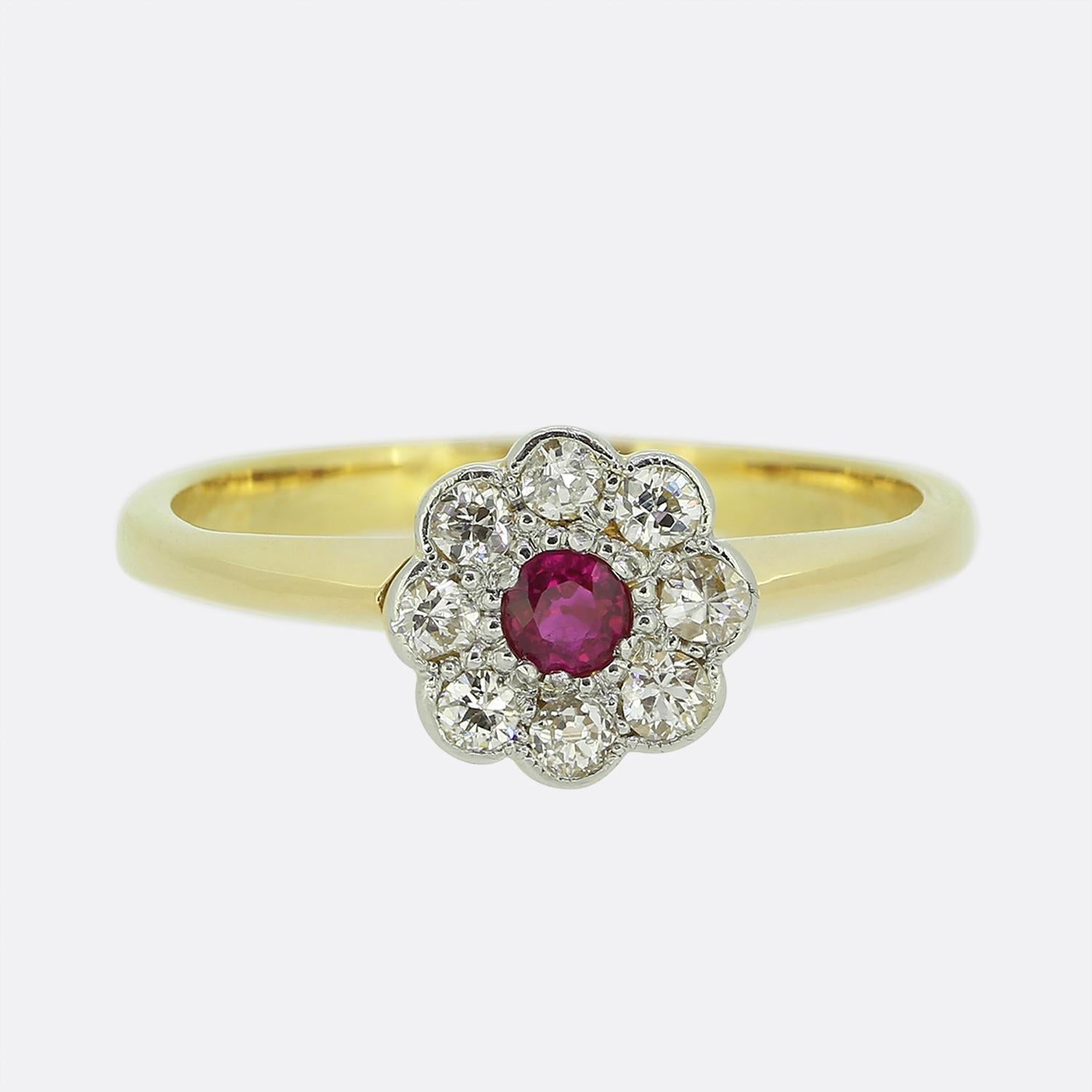 Bague Art déco rubis et diamant Daisy Cluster Unisexe en vente