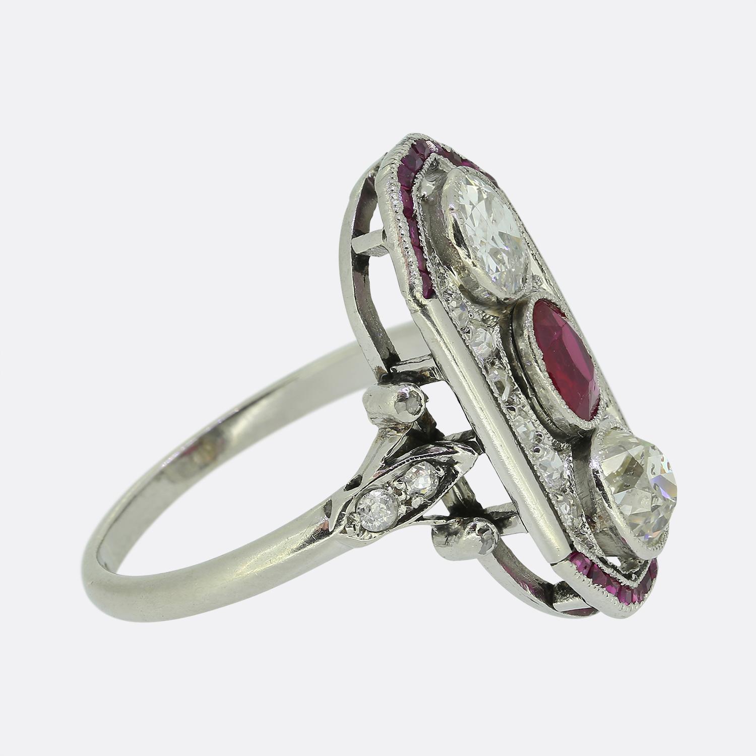 Anillo de Vestido Art Decó de Rubíes y Diamantes Corte europeo antiguo en venta