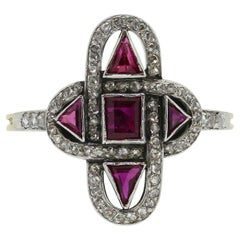 Bague habillée Art déco en rubis et diamants