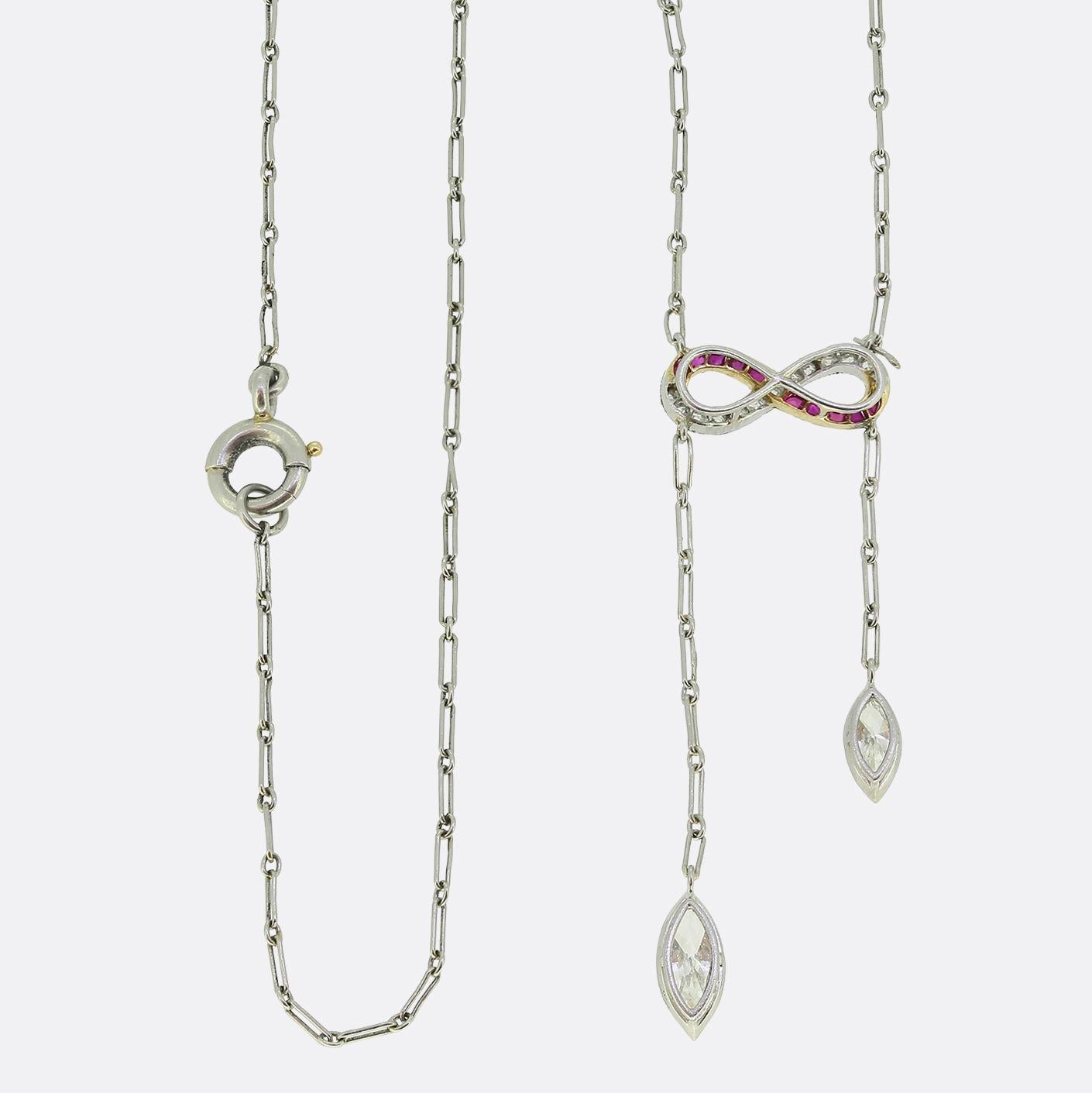 Taglio marquise Collana Negilgee con rubini e diamanti in stile Art Déco in vendita