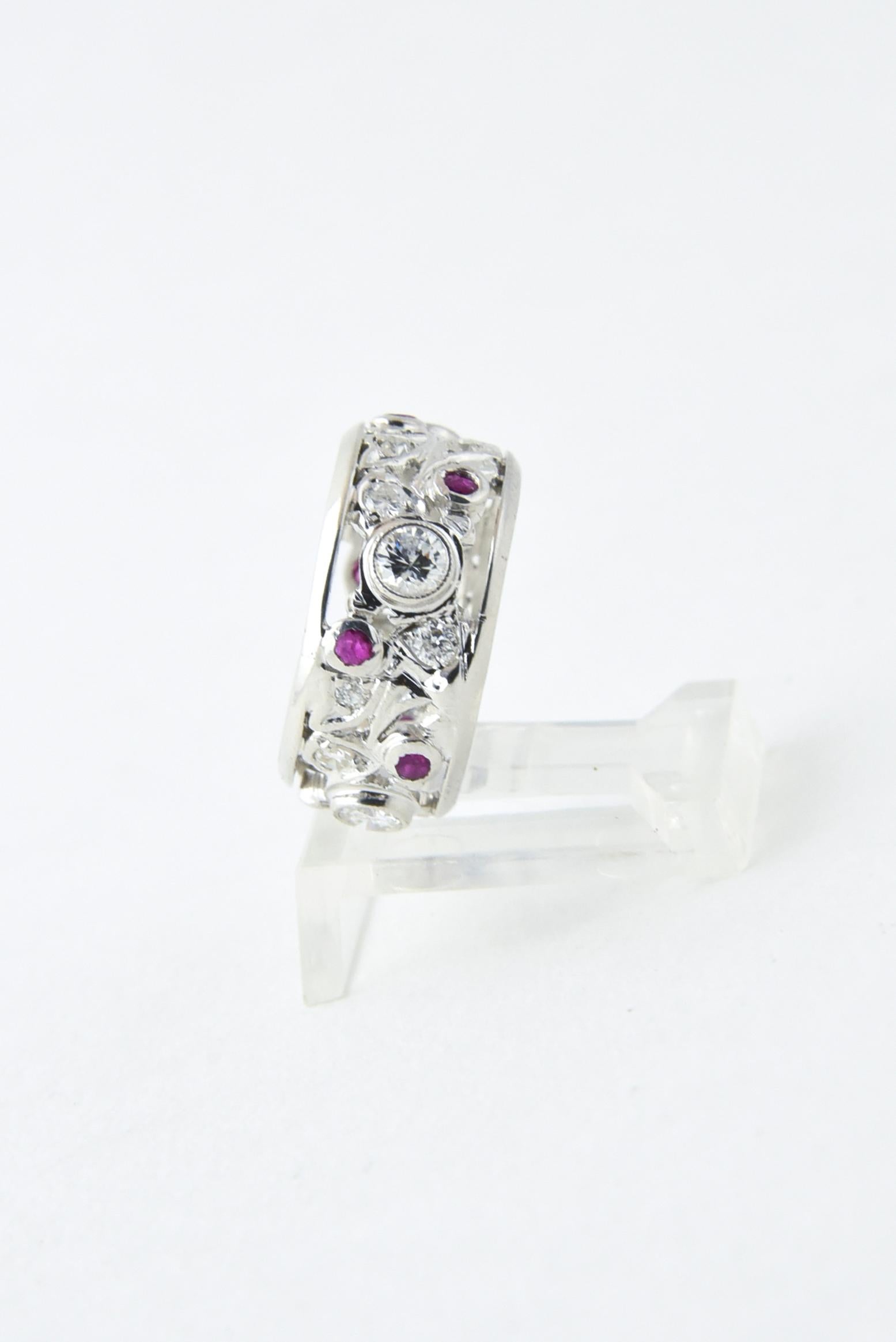 Platin-Ring mit Rubin und Diamant im Art déco-Stil für Damen oder Herren im Angebot