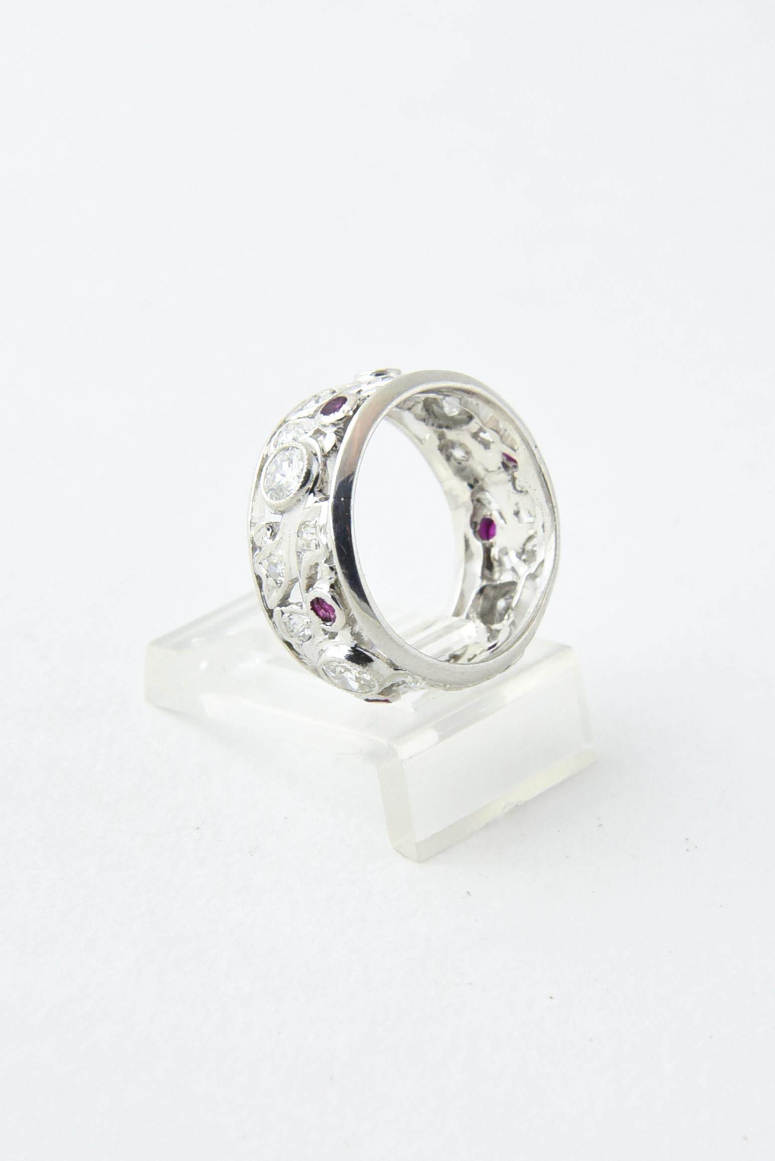 Art Deco Ruby and Diamond Platinum Band Ring For Sale 2