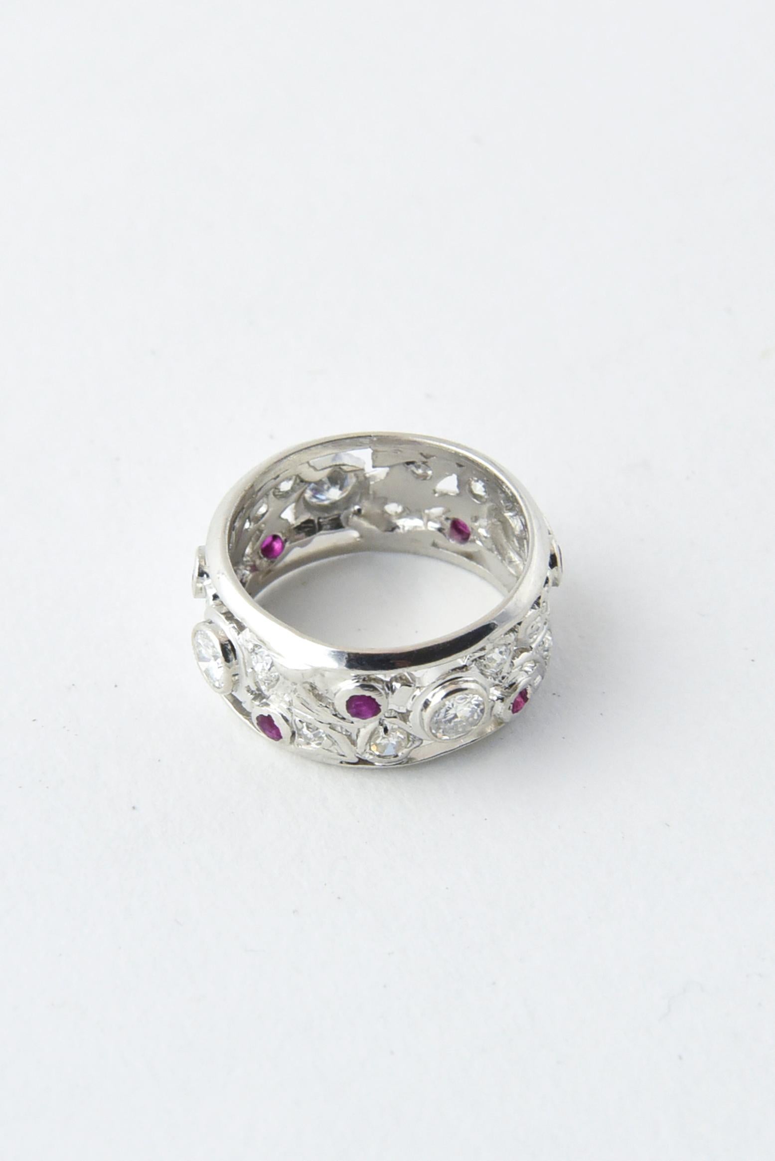 Platin-Ring mit Rubin und Diamant im Art déco-Stil im Angebot 3
