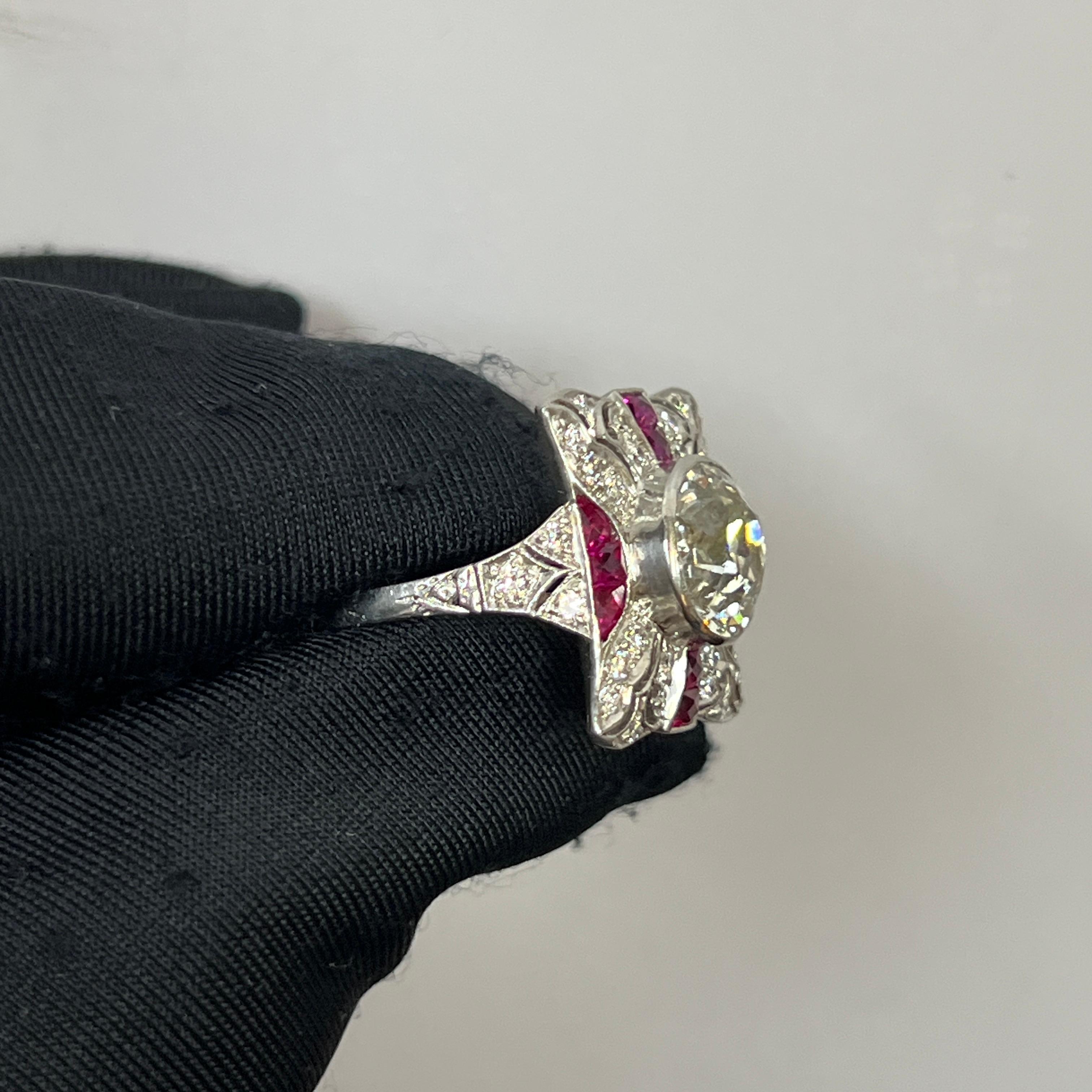 Taglio misto Anello Art Deco con rubino e diamanti in vendita