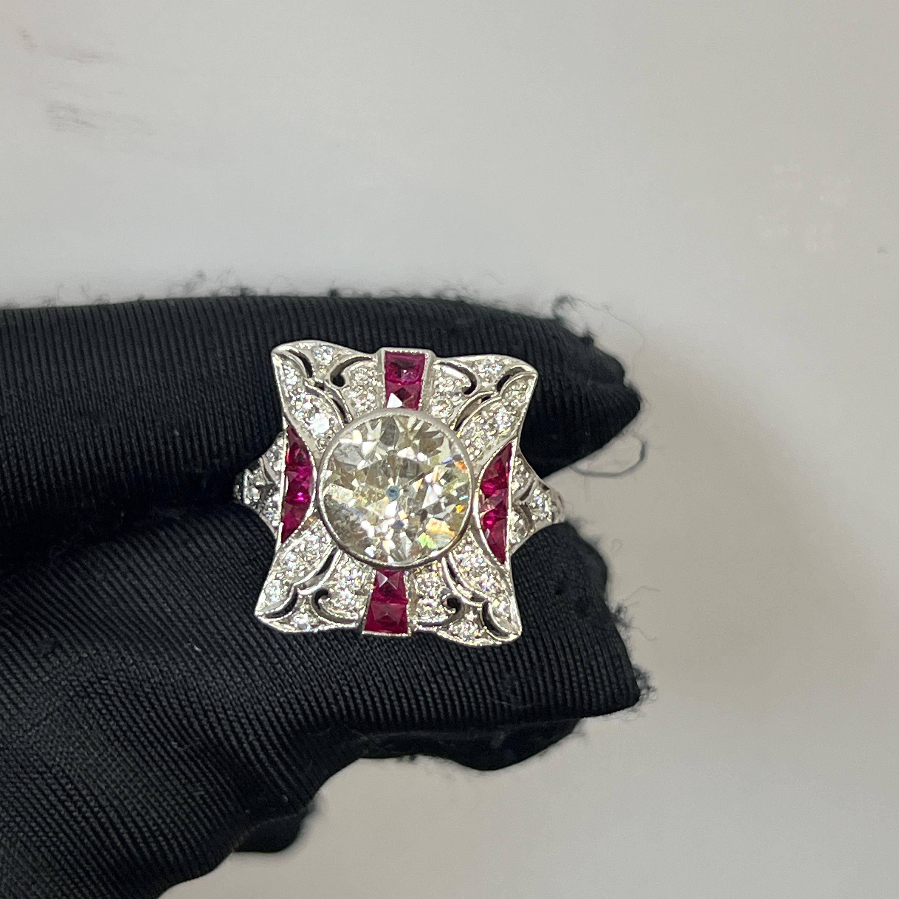 Anello Art Deco con rubino e diamanti In condizioni ottime in vendita a New York, NY