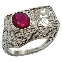 Anillo Art Déco de Rubíes y Diamantes