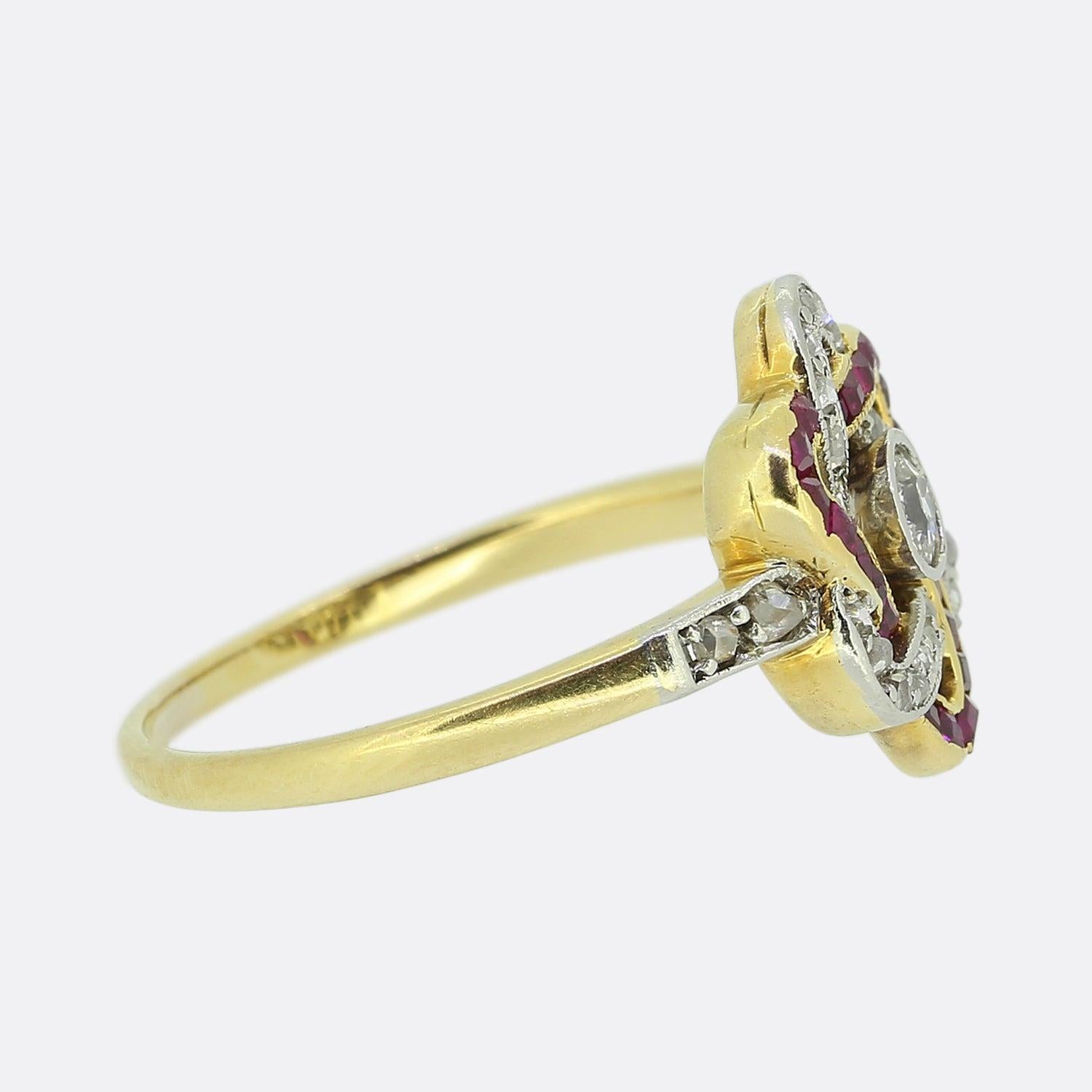 Anillo Art Decó de Rubí y Estrella de Diamantes Corte europeo antiguo en venta