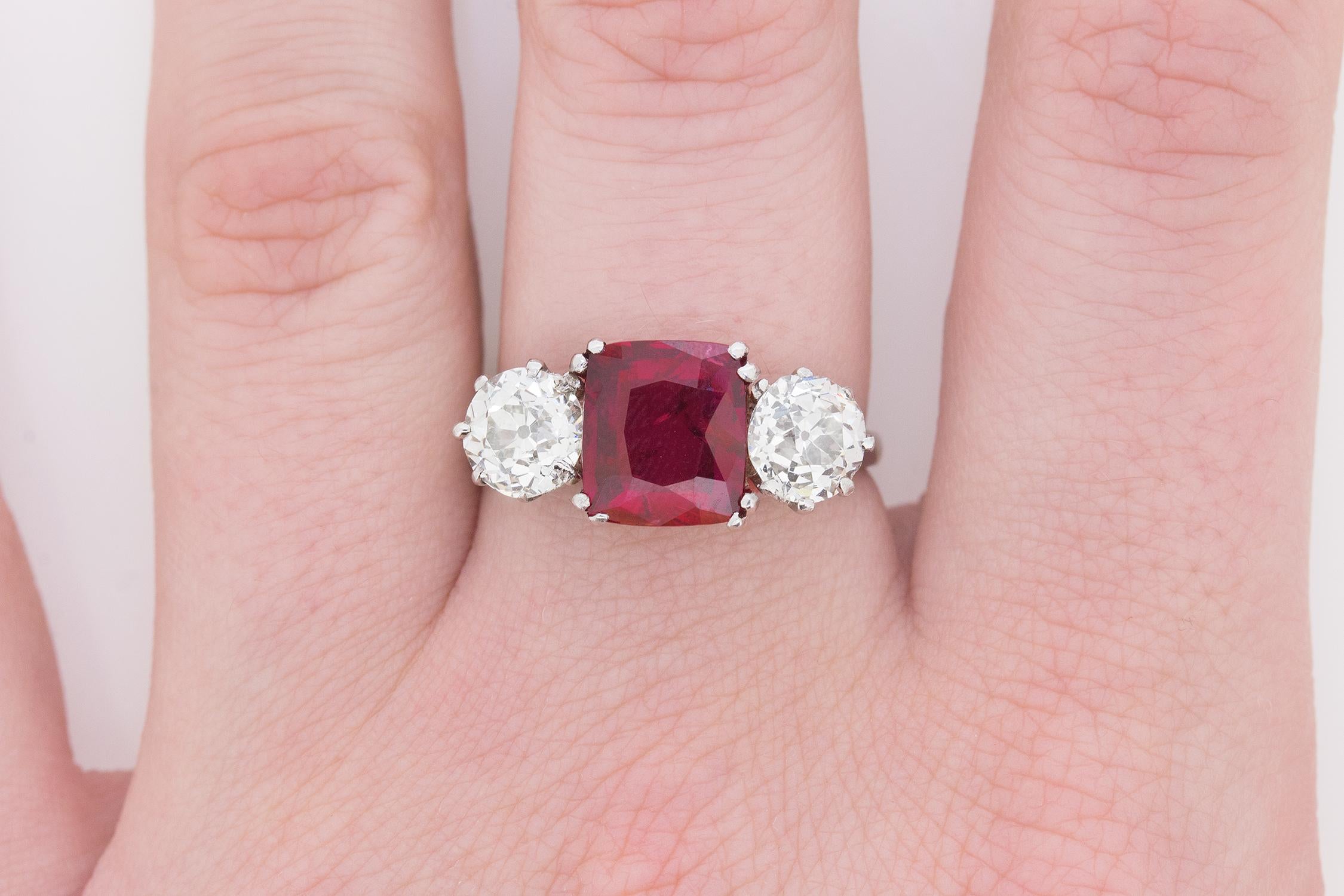 Art Deco Ruby and Diamond Three-Stone Ring, circa 1920s 3