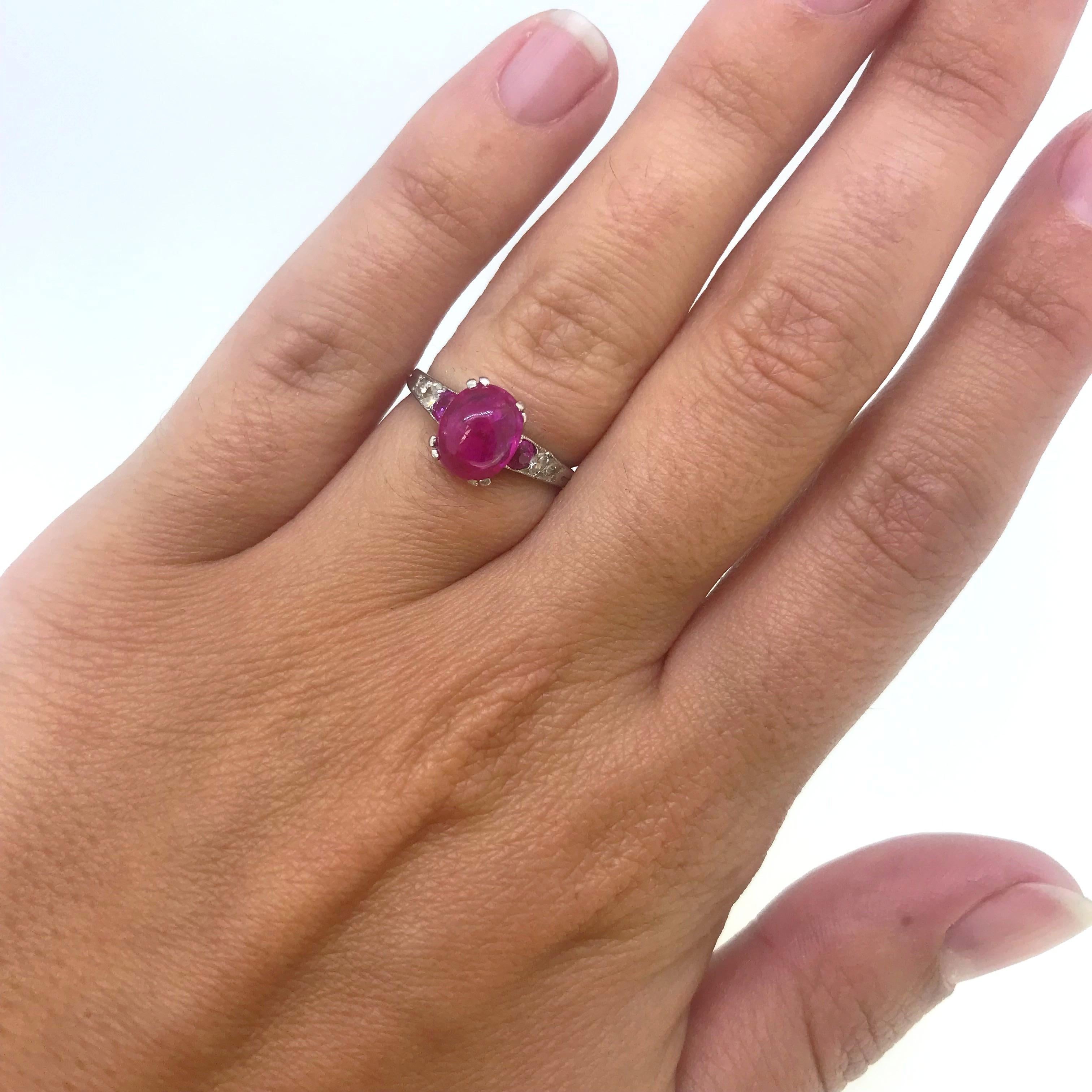 Women's or Men's Art Deco Ruby Cabochon and Diamonds Platinum Ring