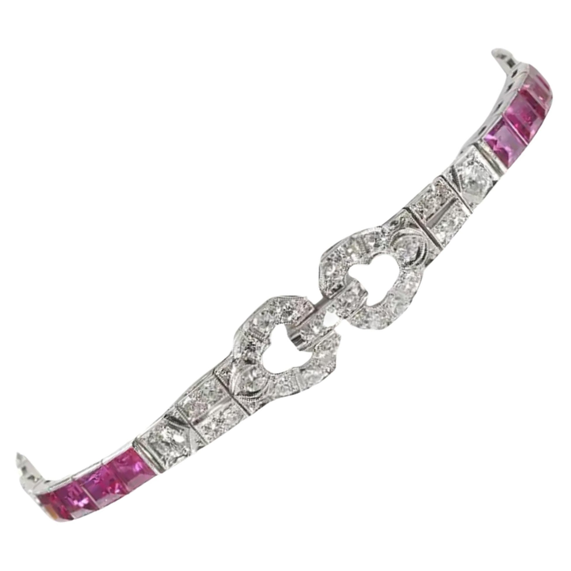 Bracelet Art Déco en rubis, diamants et platine, Circa 1935 en vente