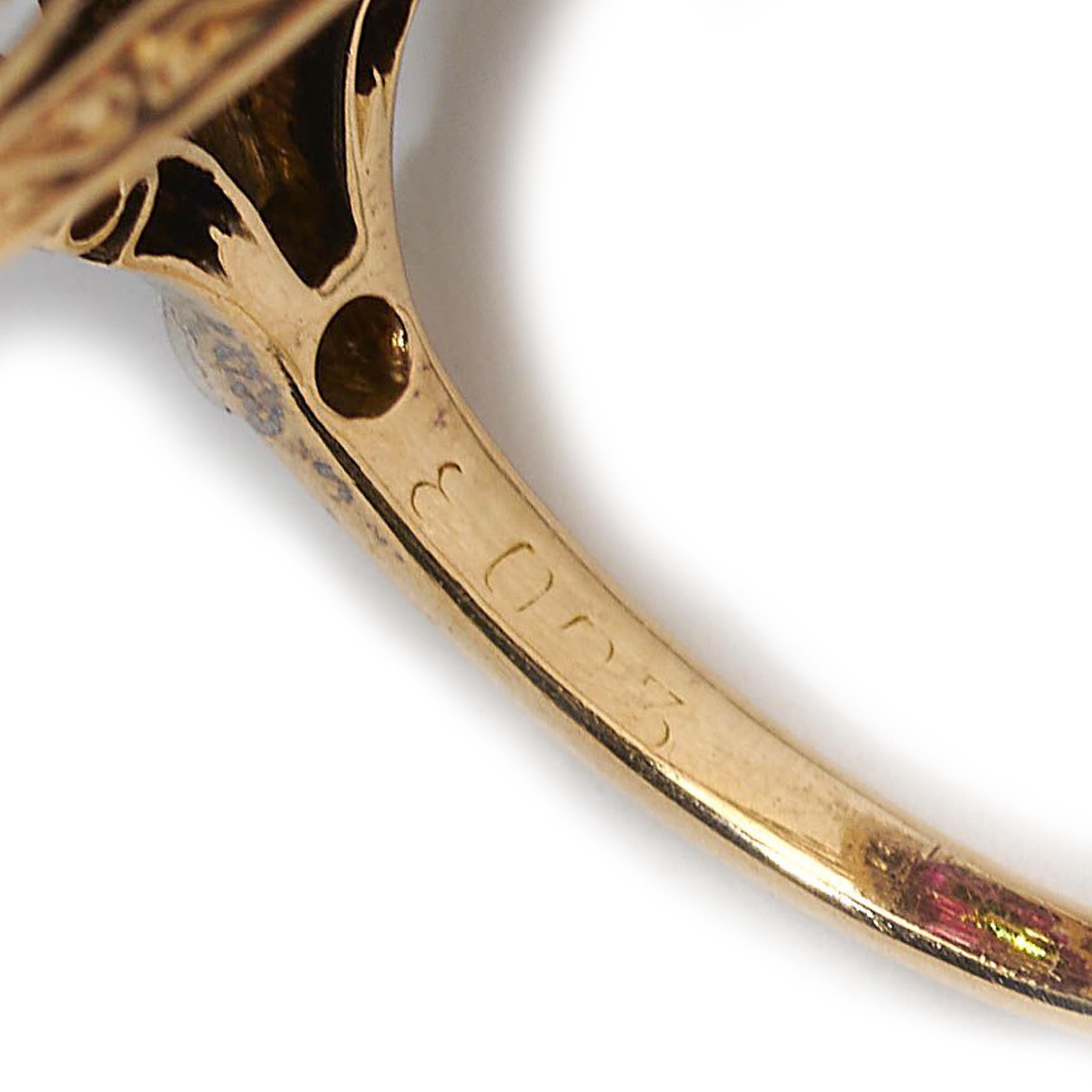 Art Deco Ruby, Diamond, Gold and Platinum Plaque Ring, circa 1920 In Good Condition For Sale In London, GB