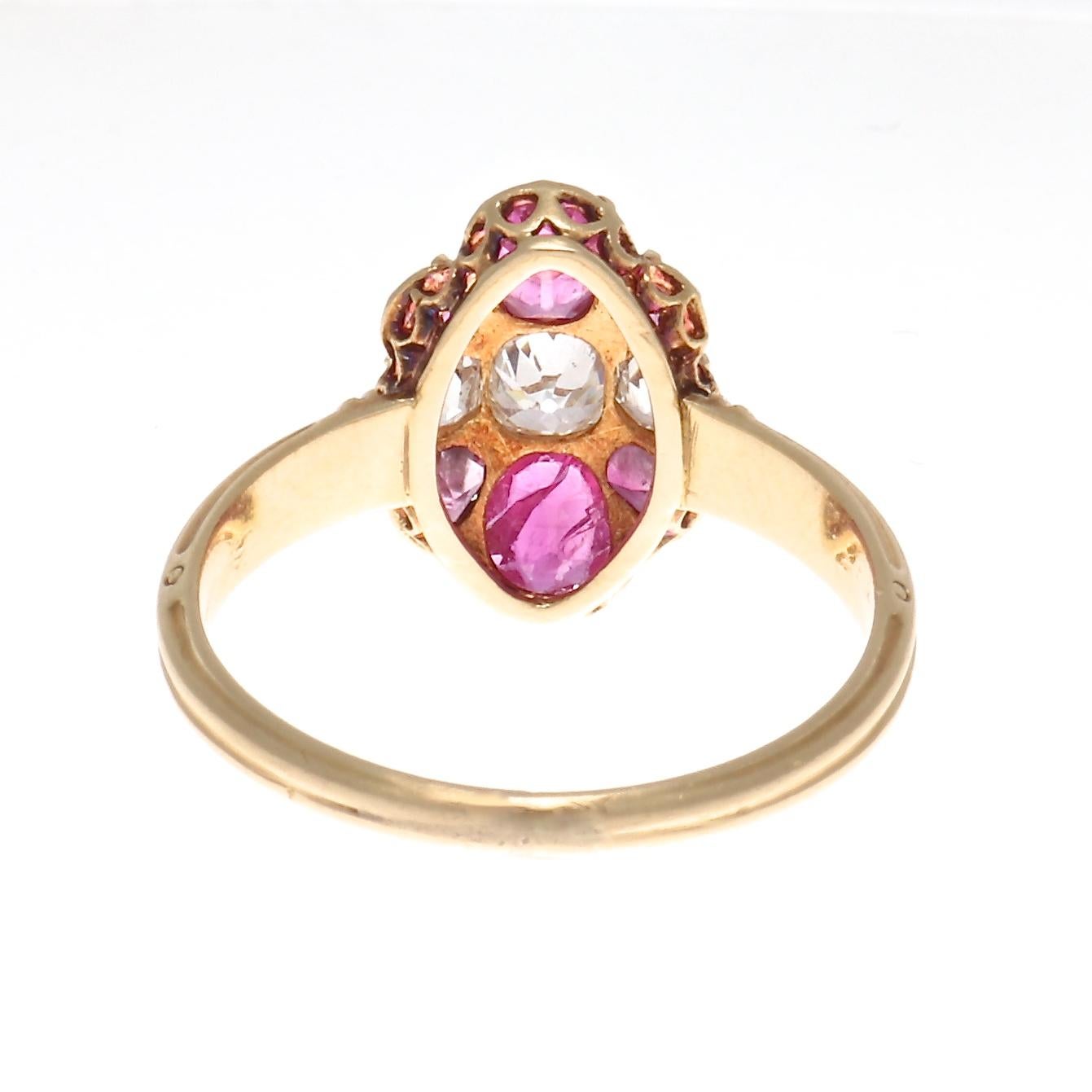 Art Deco Ruby Diamond Gold Cluster Ring In Good Condition In Beverly Hills, CA