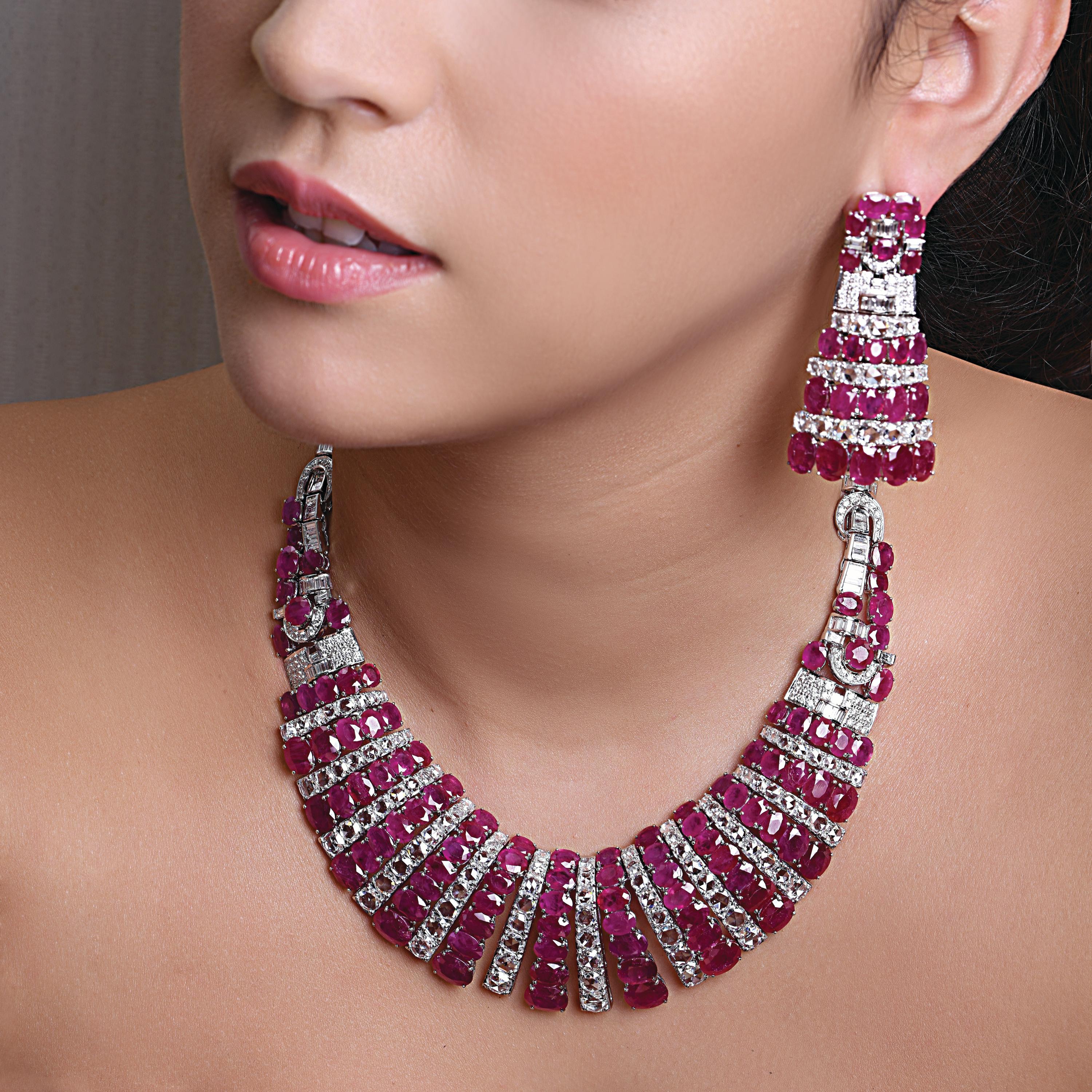Art Deco Ruby and Diamond Necklace and Earrings In New Condition For Sale In Mumbai, Maharashtra